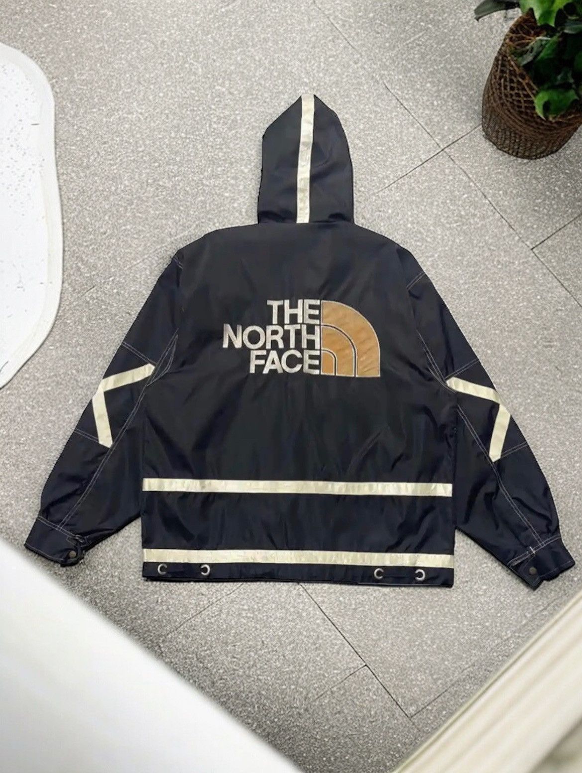The North Face × Vintage Vintage 80s The North Face Embroidered Contrast Jacket Size US XL / EU 56 / 4 - 1 Thumbnail