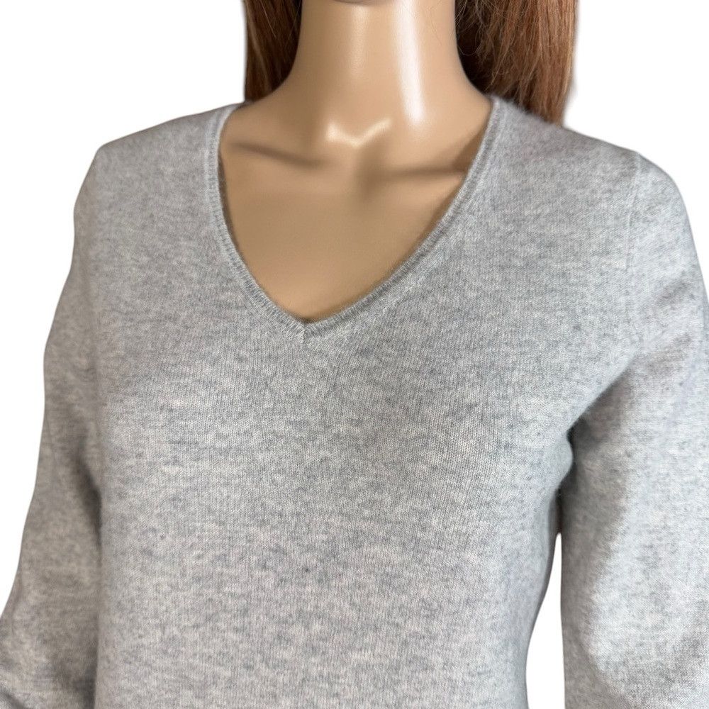 Other Cashmere Box 100% Cashmere Light Grey V-Neck Sweater Size L Size L / US 10 / IT 46 - 2 Thumbnail