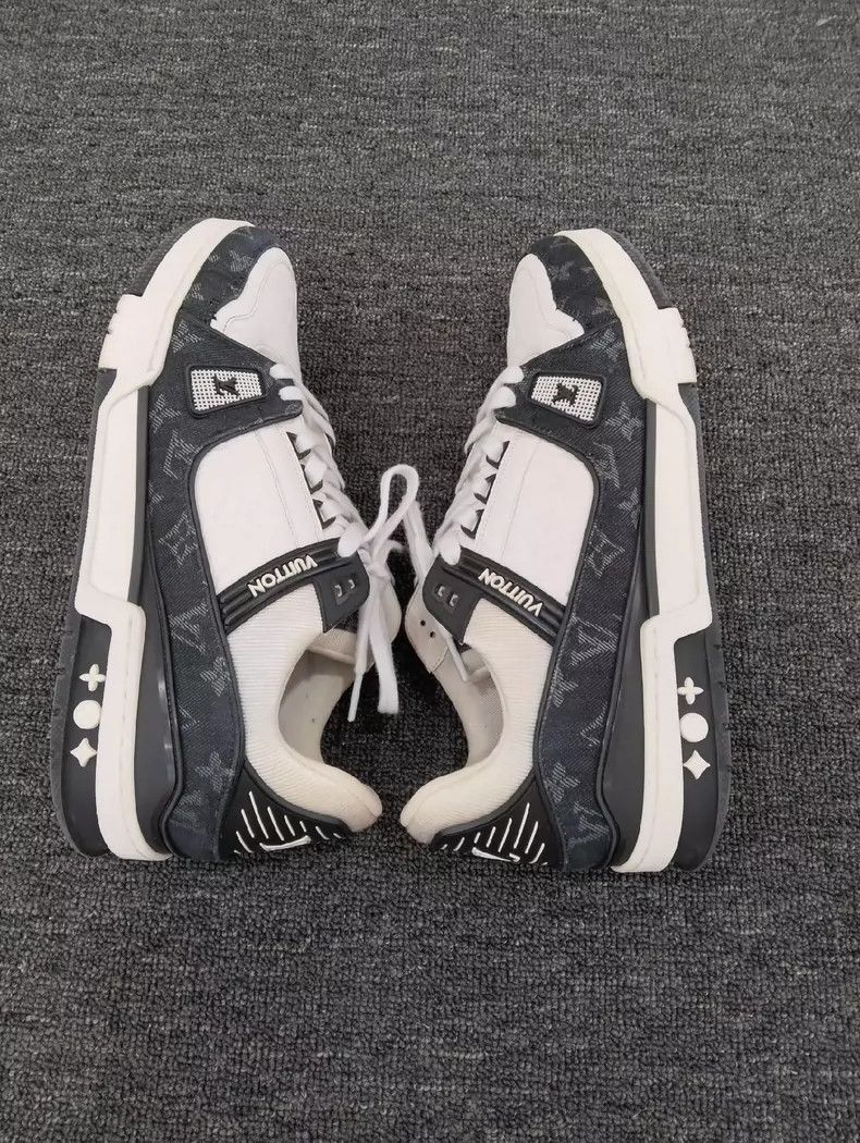 Louis Vuitton Louis Vuitton Trainer Sneakers Size 43-2507 Size US 10 / EU 43 - 6 Thumbnail