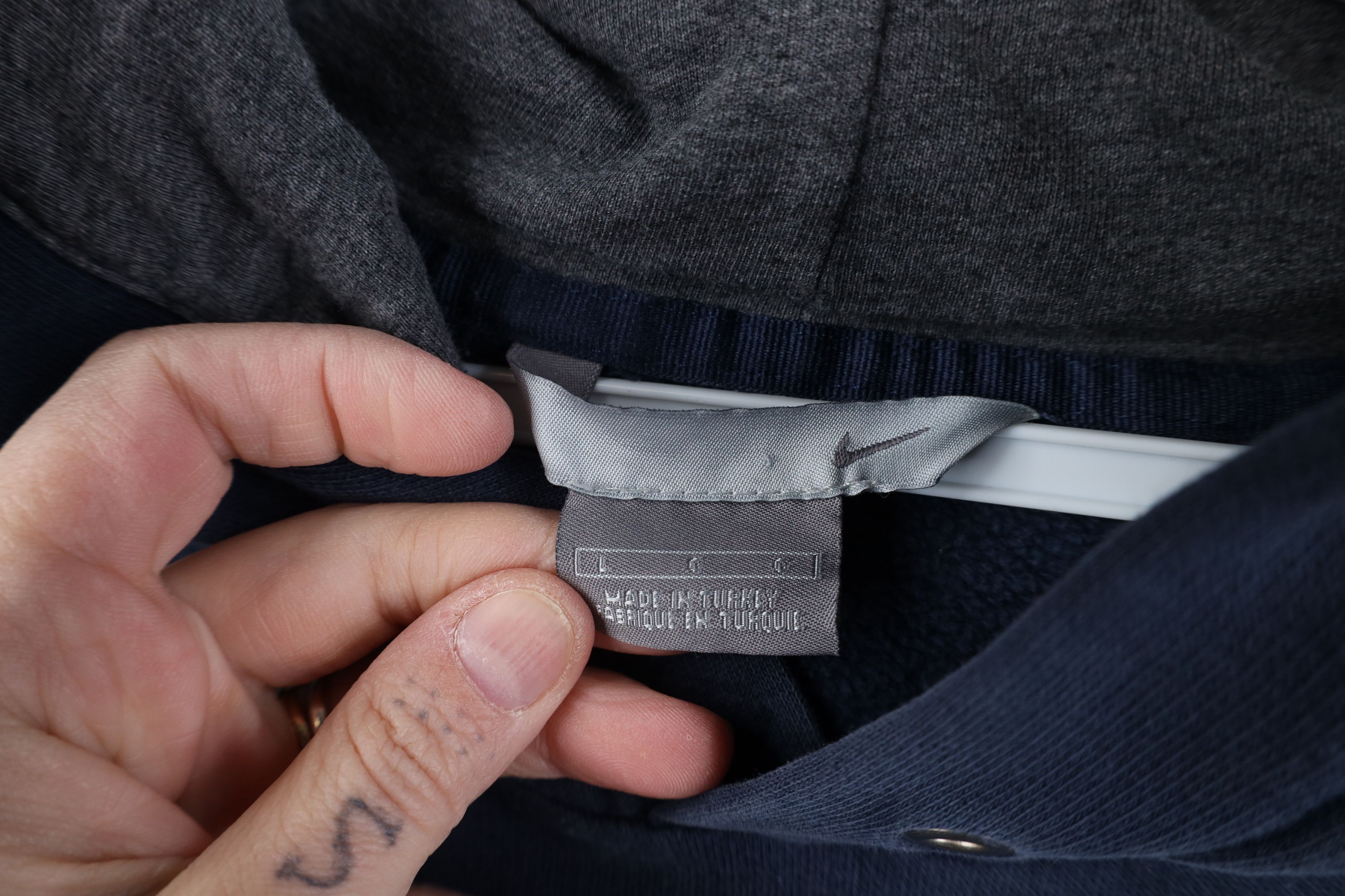 Nike Vintage Y2K Nike Travis Scott Mini Swoosh Hoodie Sweatshirt Size US L / EU 52-54 / 3 - 6 Thumbnail