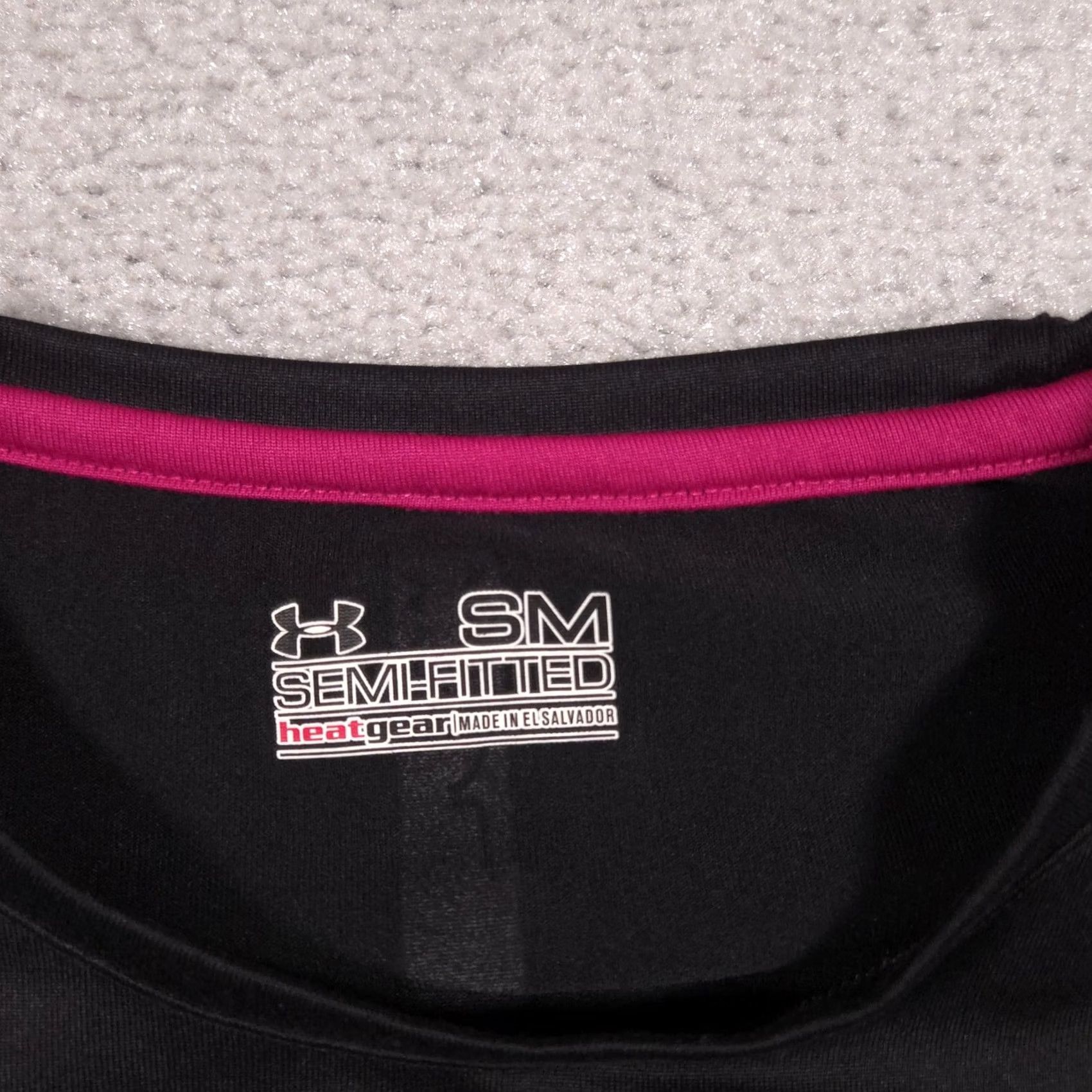 Under Armour Under Armour HeatGear Run Shirt Womens Small Black Short Sleeve Athletic Running Shirt Size S / US 4 / IT 40 - 4 Thumbnail