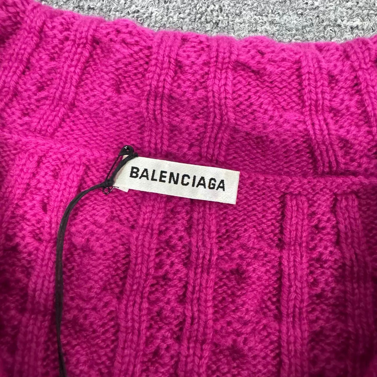 Balenciaga Balenciaga Magenta Cable-Knit V-Neck Mid-Sleeve Sweater XS Size XS / US 0-2 / IT 36-38 - 6 Thumbnail
