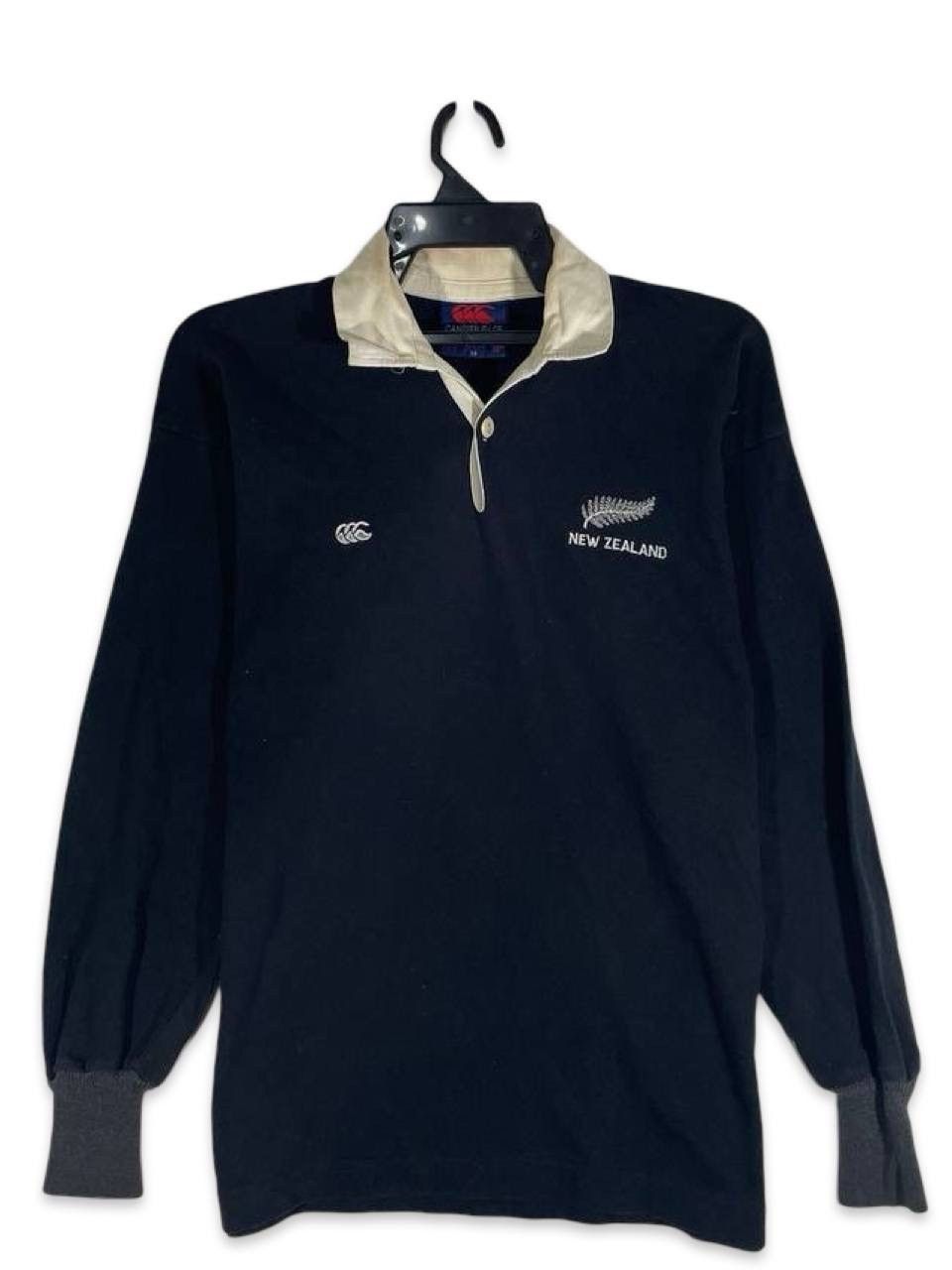 Canterbury of New Zealand Vintage 90s canterbury all blacks rugby shirt size S Size US S / EU 44-46 / 1 - 1 Thumbnail