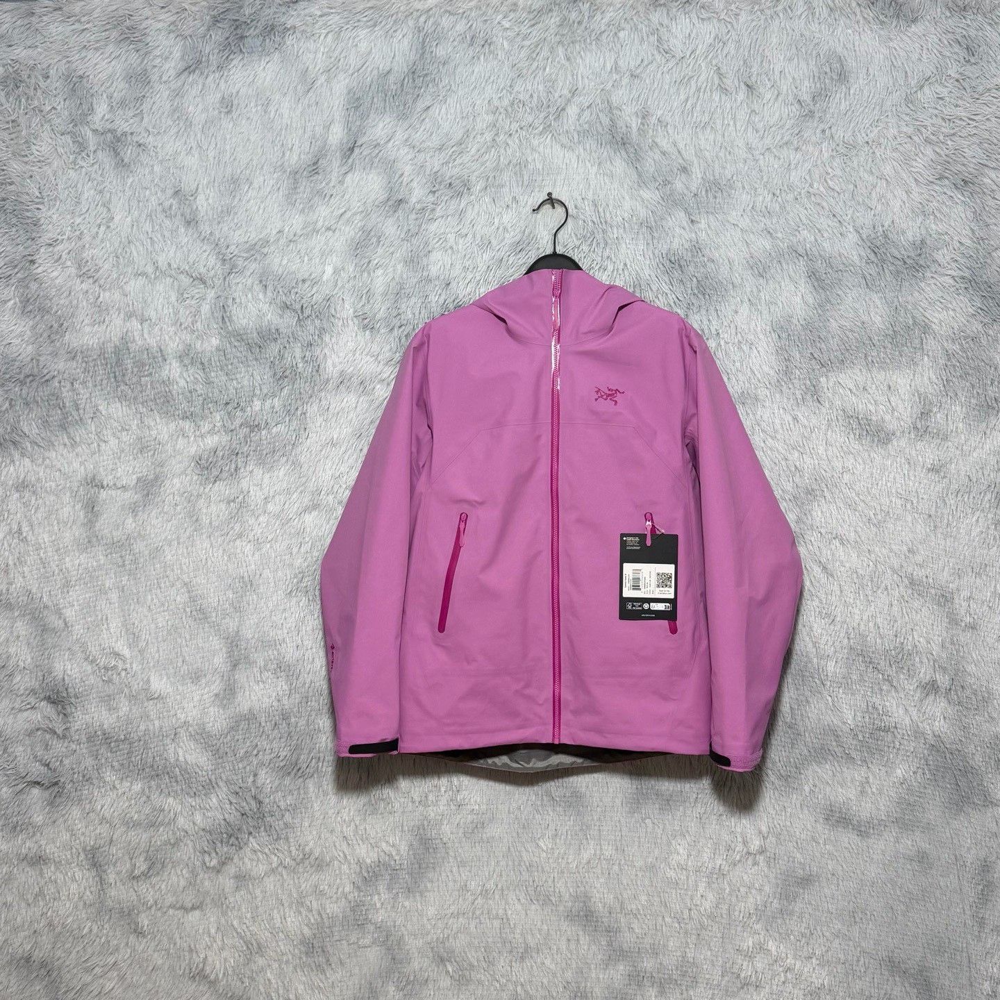 Arc'teryx Arcteryx Beta Hooded Jacket Size M / US 6-8 / IT 42-44 - 1 Thumbnail