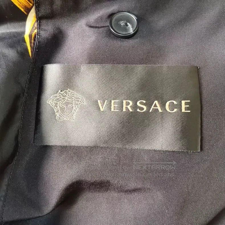 Versace Versace Full print floral print hooded zip casual jacket j Size US L / EU 52-54 / 3 - 3 Thumbnail