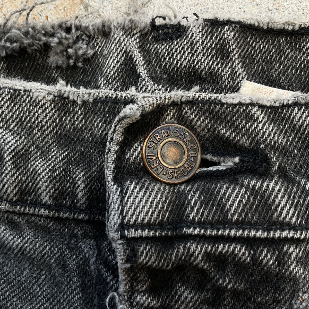 Levi's × Vintage Vintage Trashed Distressed 80s Levi's Made In USA 505 Pants Size US 34 / EU 50 - 7 Thumbnail