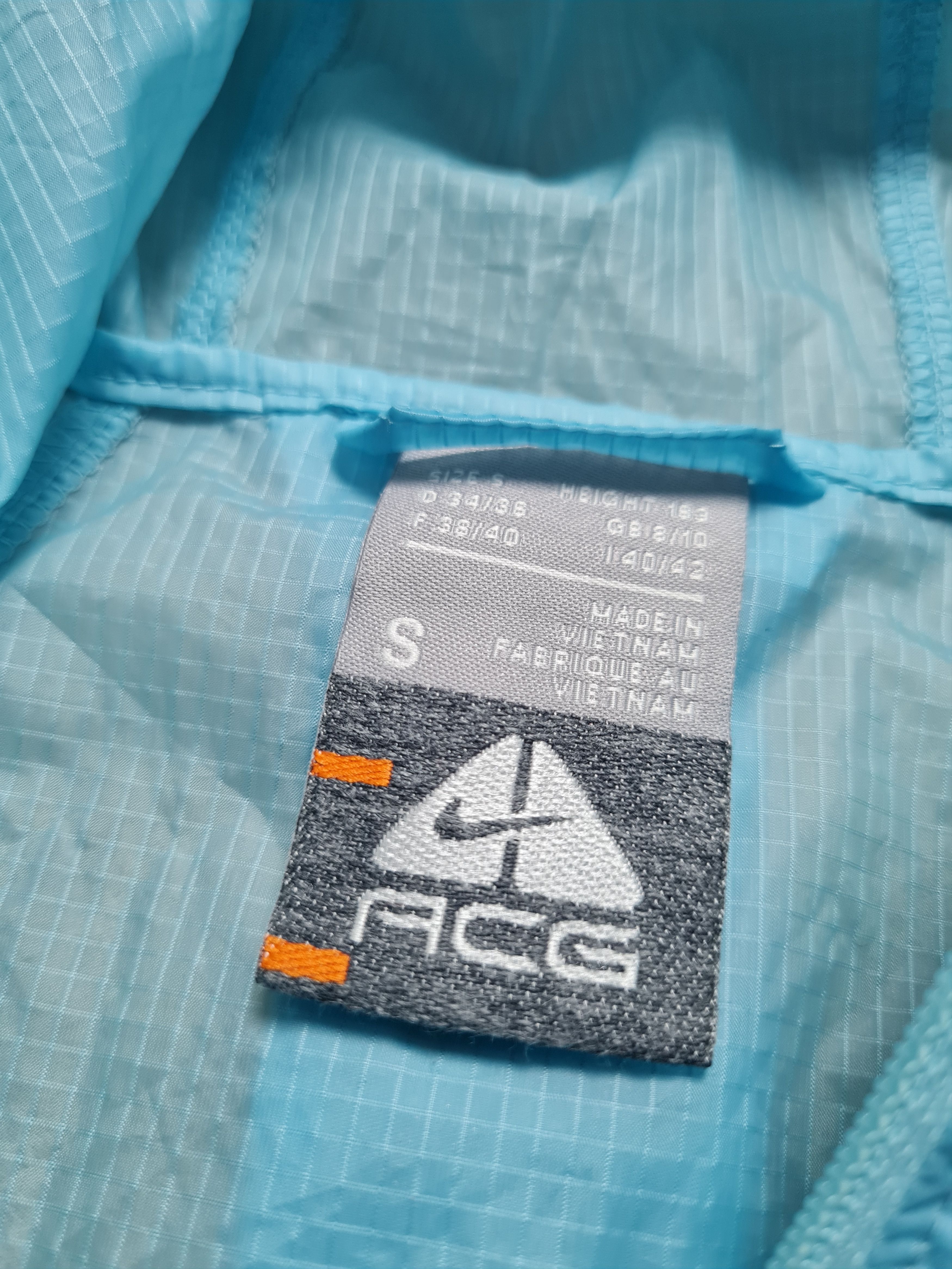 Nike ACG Nike ACG Women’s Ultra Light Windrunner Jacket Blue Size S / US 4 / IT 40 - 22 Thumbnail
