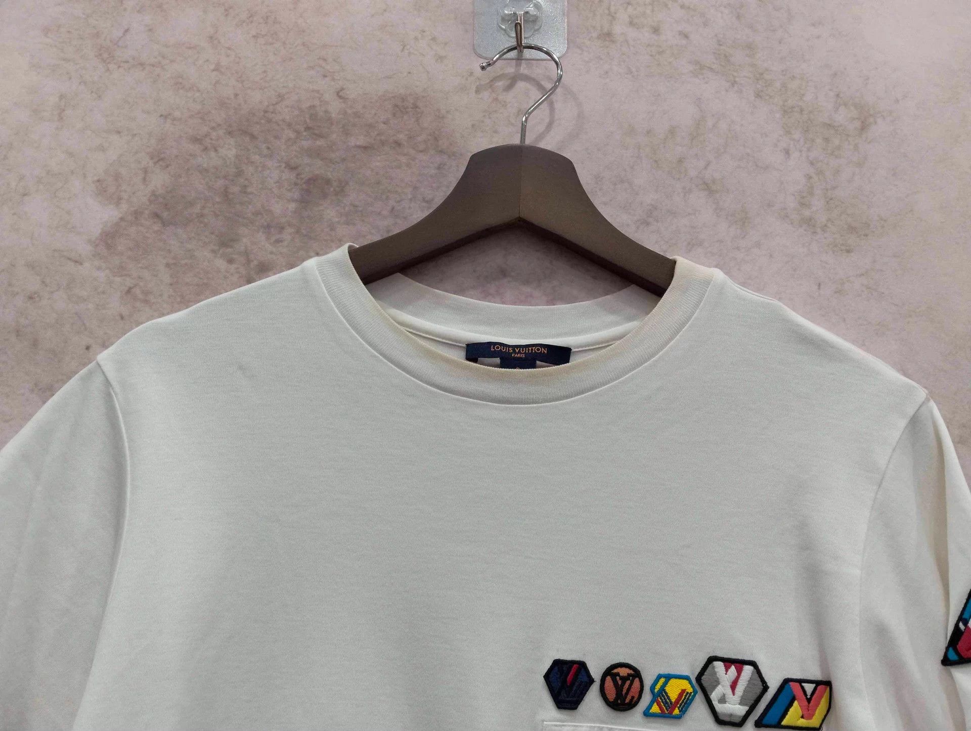 Louis Vuitton LV T-shirt S Size US S / EU 44-46 / 1 - 6 Thumbnail