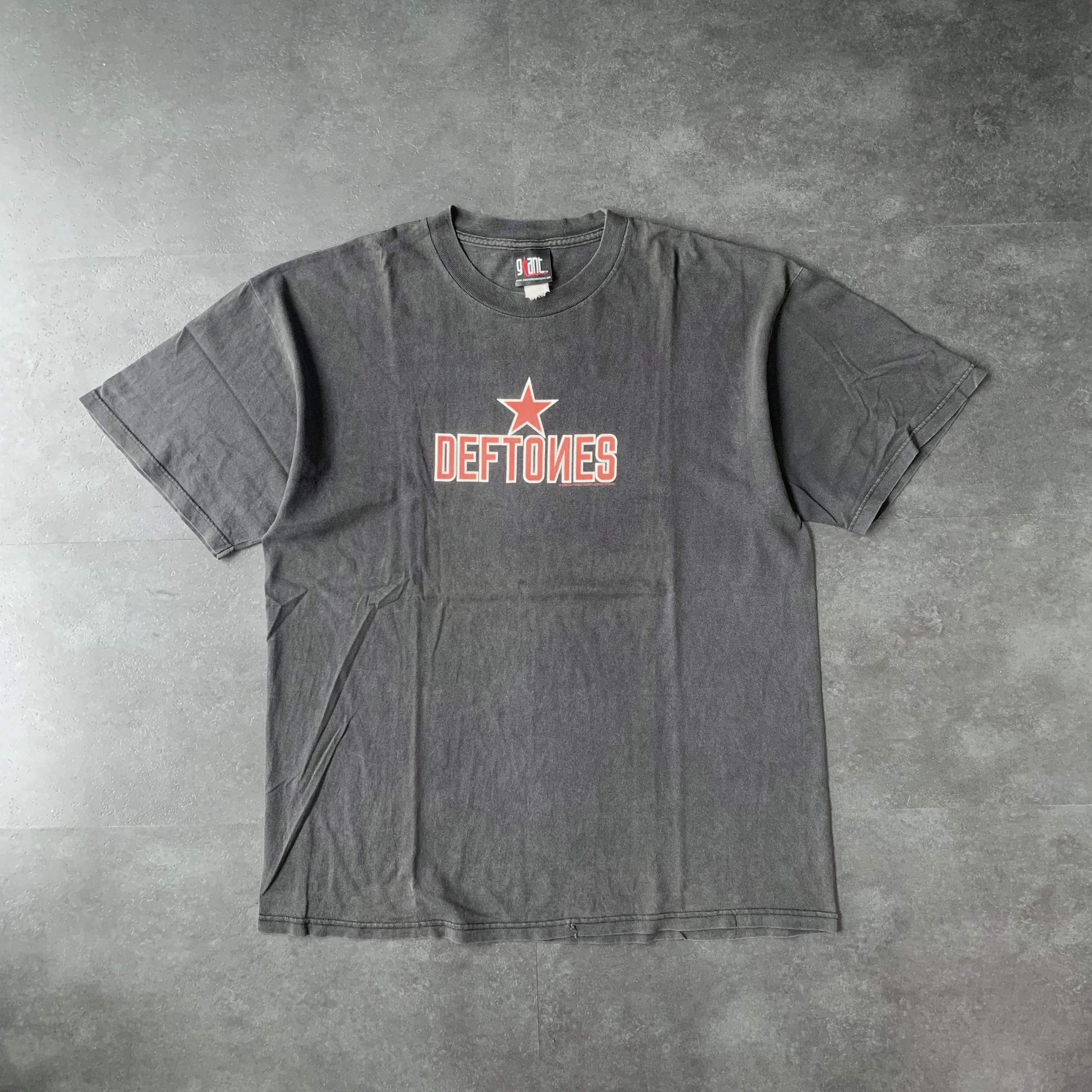 Vintage Vintage 1998 Deftones Soviet Star Band Tee Shirt Size US XL / EU 56 / 4 - 1 Thumbnail