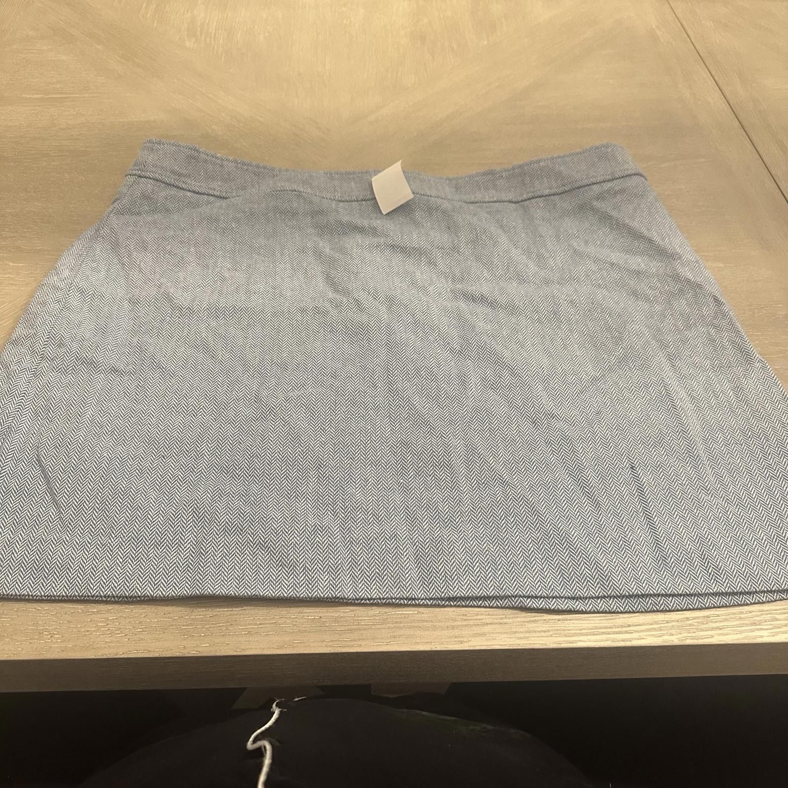 J.Crew J. Crew New with tags Chic Herringbone Mini Skirt Size 42" / US 20 - 1 Thumbnail