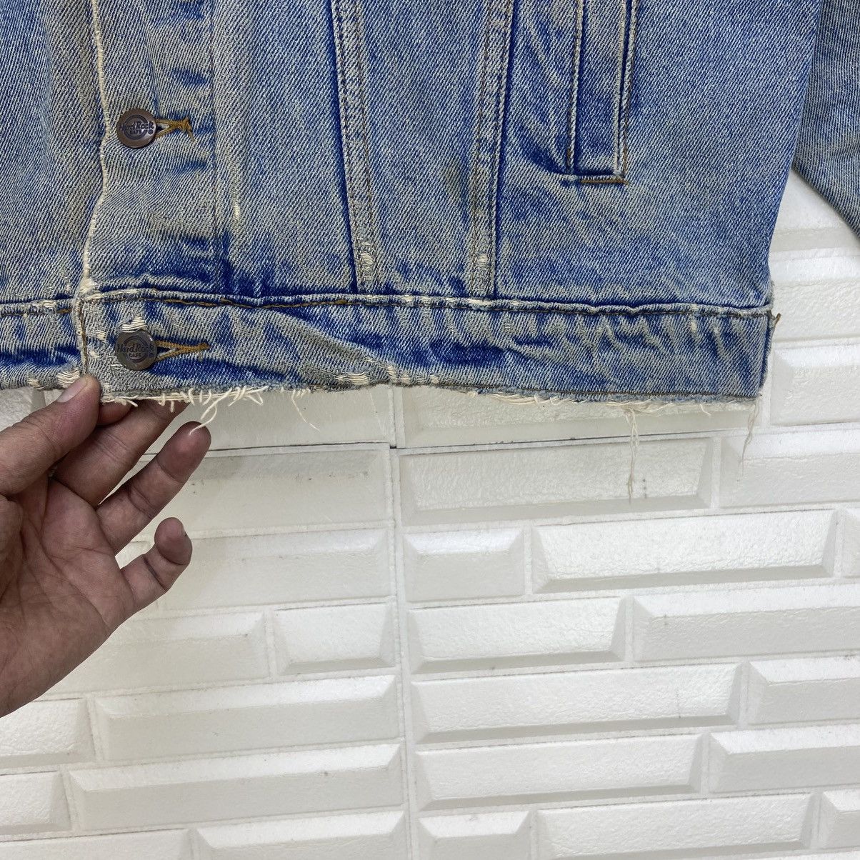 Hard Rock Cafe Vintage Hard Rock Cafe Bangkok Denim Trucker Jacket Size US M / EU 48-50 / 2 - 9 Thumbnail