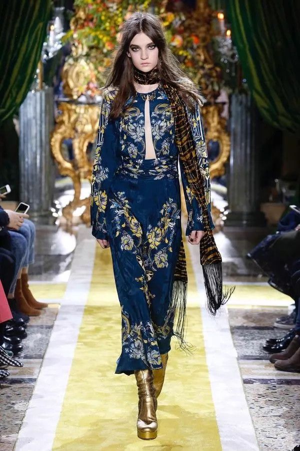 Roberto Cavalli Roberto Cavalli 16FW Blue Silk Snake Jeweled Neck Dress Size XS / US 0-2 / IT 36-38 - 8 Thumbnail