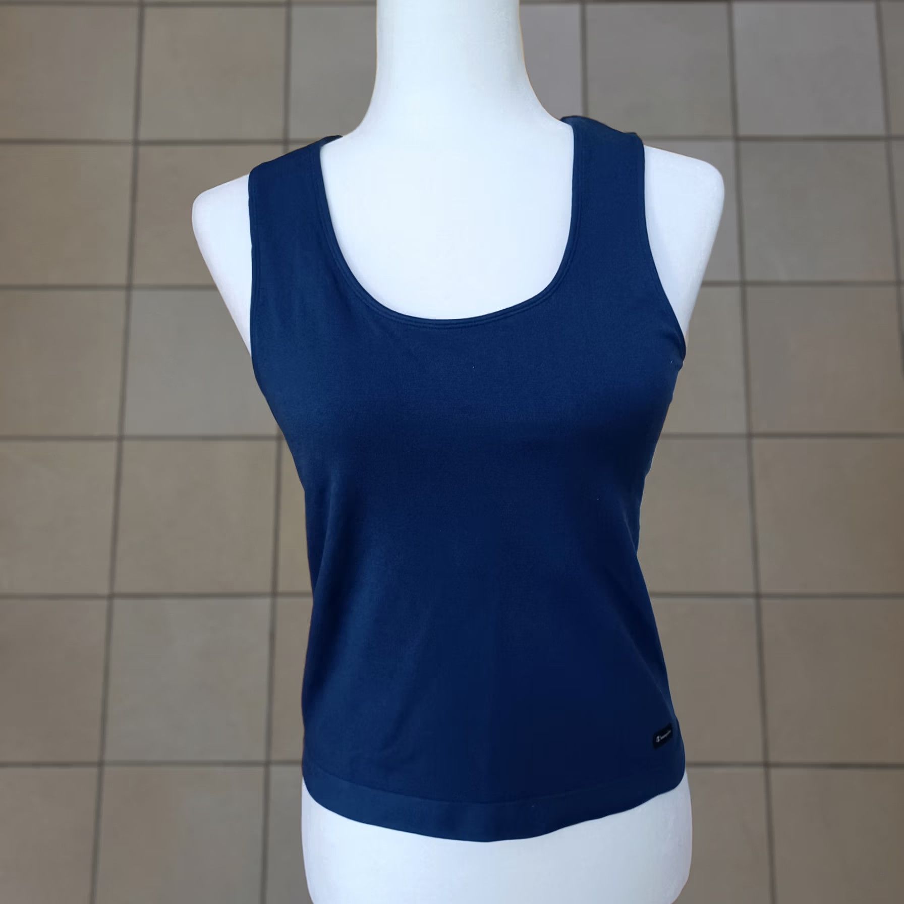 Champion VINTAGE Champion Tank Top Womens M/L Blue Racerback Athletic Sleeveless Scoop Neck Shirt Womens M Blue Racerback Athletic Sleeveless Scoop Neck Size M / US 6-8 / IT 42-44 - 1 Thumbnail