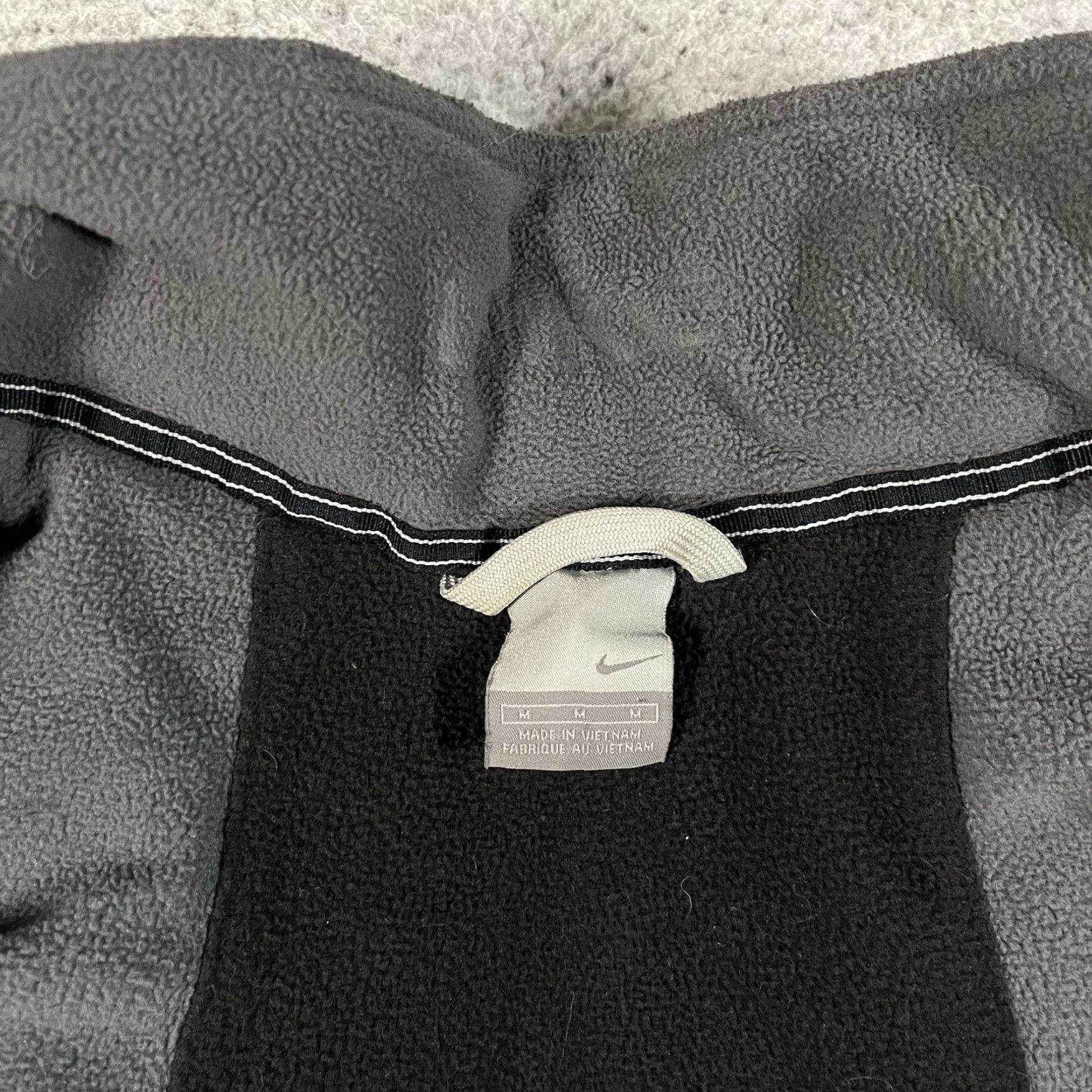 Nike Nike Jacket Mens M Black Y2K Full Zip Insulated Swoosh Windbreaker Vintage Size US M / EU 48-50 / 2 - 4 Thumbnail
