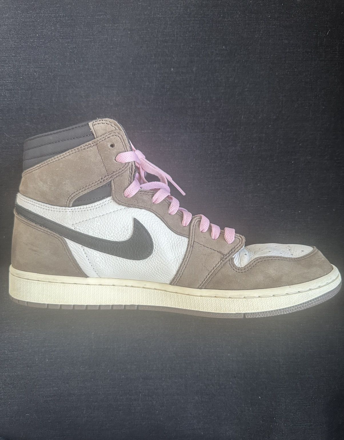 Jordan Brand × Travis Scott Jordan 1 Retro High OG SP Travis Scott Mocha Size US 12 / EU 45 - 19 Thumbnail