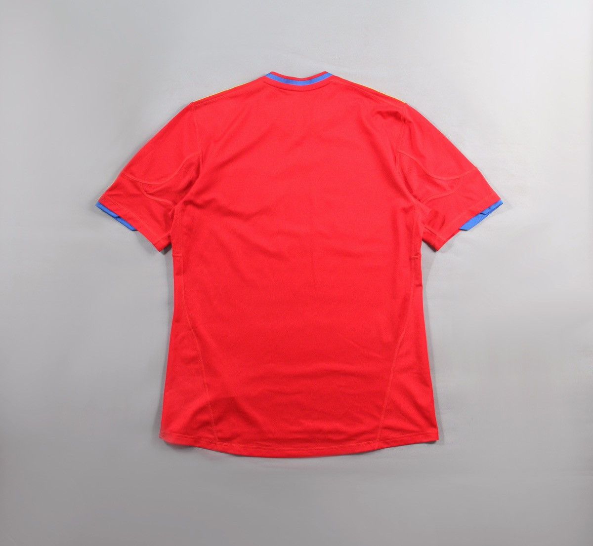 Adidas Adidas x Spain 2010 Soccer Football Vintage Jersey Shirt L Size US L / EU 52-54 / 3 - 4 Thumbnail