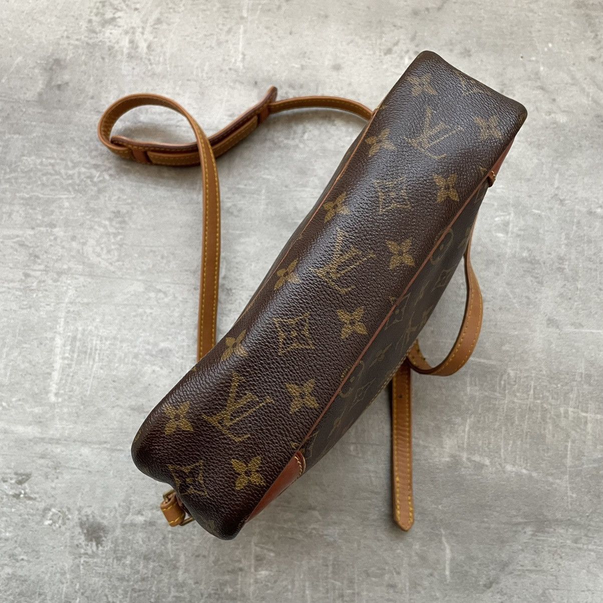 Designer × Louis Vuitton × Vintage Louis Vuitton Trocadero 23 Monogram Crossbody Celebrity Worn Size ONE SIZE - 11 Thumbnail