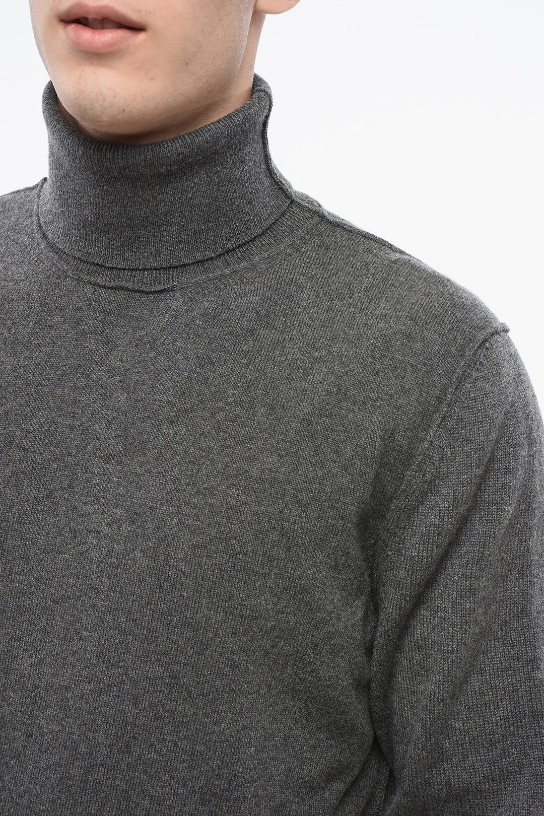 Maison Margiela og1mm0825 Cashmere Turtleneck Sweater in Grey Size US XL / EU 56 / 4 - 3 Thumbnail
