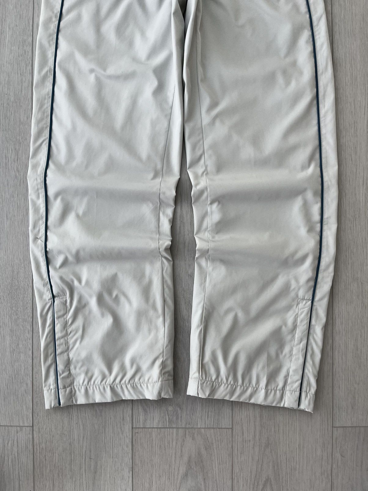 Nike Vintage Nike Track Pants Blue Stripes Y2K Gorpcore ACG 90s Size 30" / US 8 / IT 44 - 4 Thumbnail
