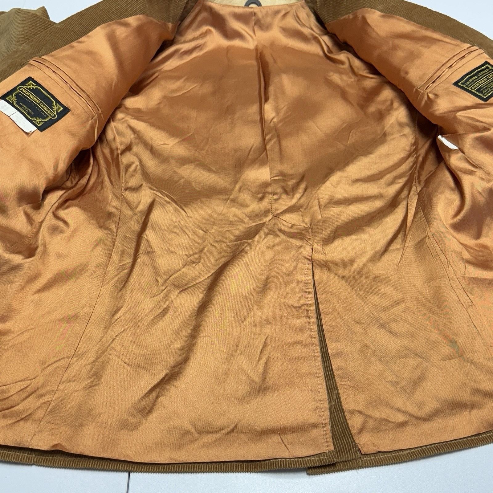 Vintage Vintage Pioneer Wear Corduroy Blazer Coat Jacket Mens 44 Bro Size US L / EU 52-54 / 3 - 12 Thumbnail