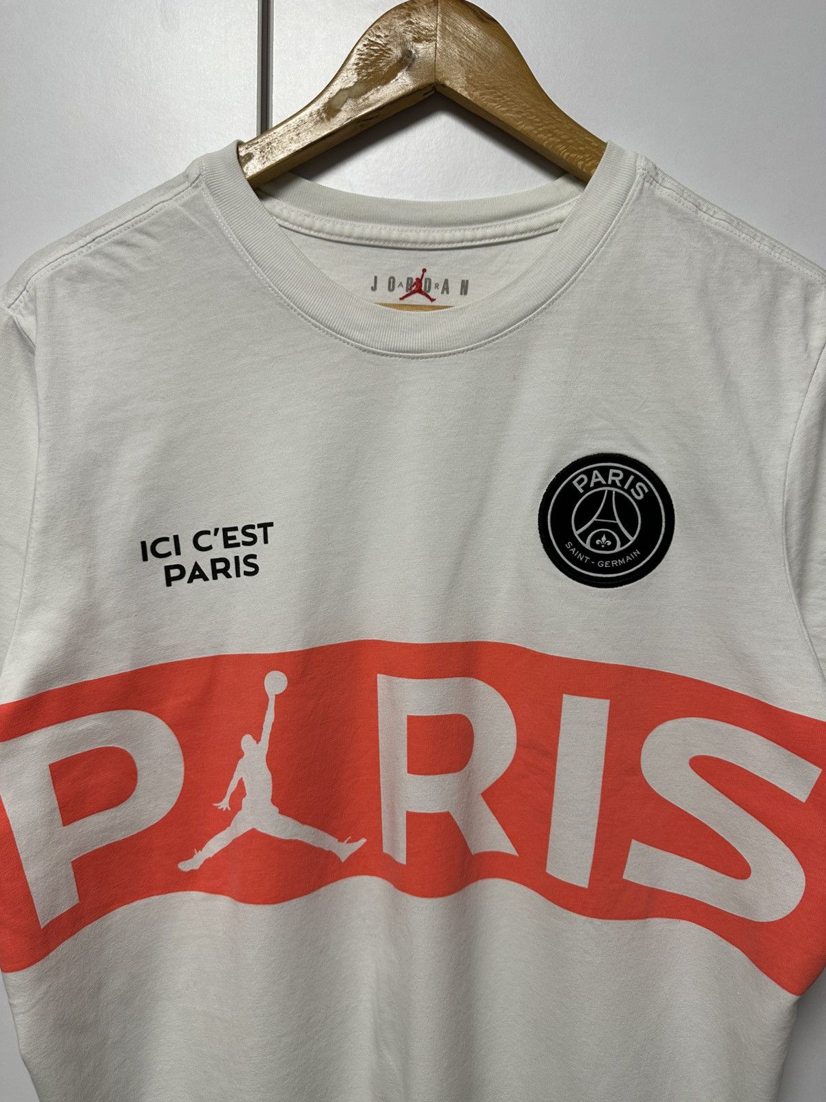 Jordan Brand PSG Paris France Nike Air Jordan T-shirt Soccer Jersey Size US M / EU 48-50 / 2 - 2 Thumbnail