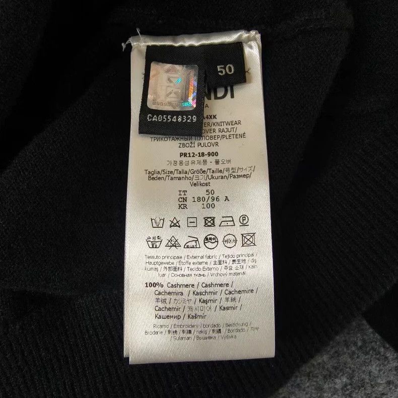 Fendi Fendi High-necked scaled devil cashmere sweater Size US M / EU 48-50 / 2 - 5 Thumbnail