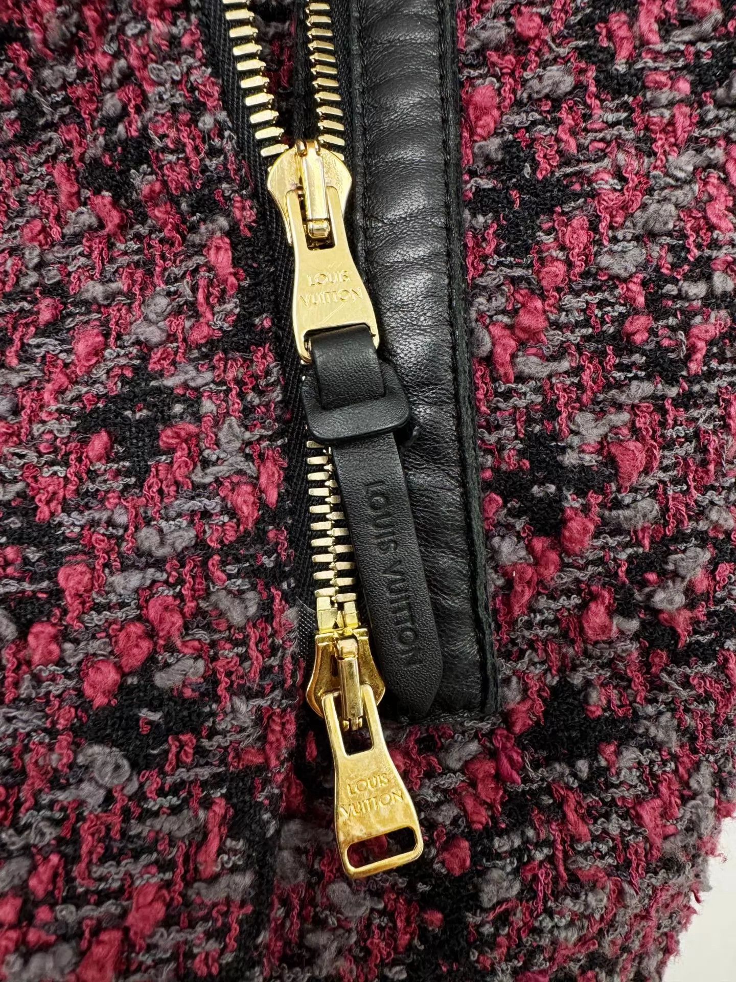 Louis Vuitton LV wool coat authentic worn 2-3x size 34 bust 90 length 88 Size XS / US 0-2 / IT 36-38 - 5 Thumbnail