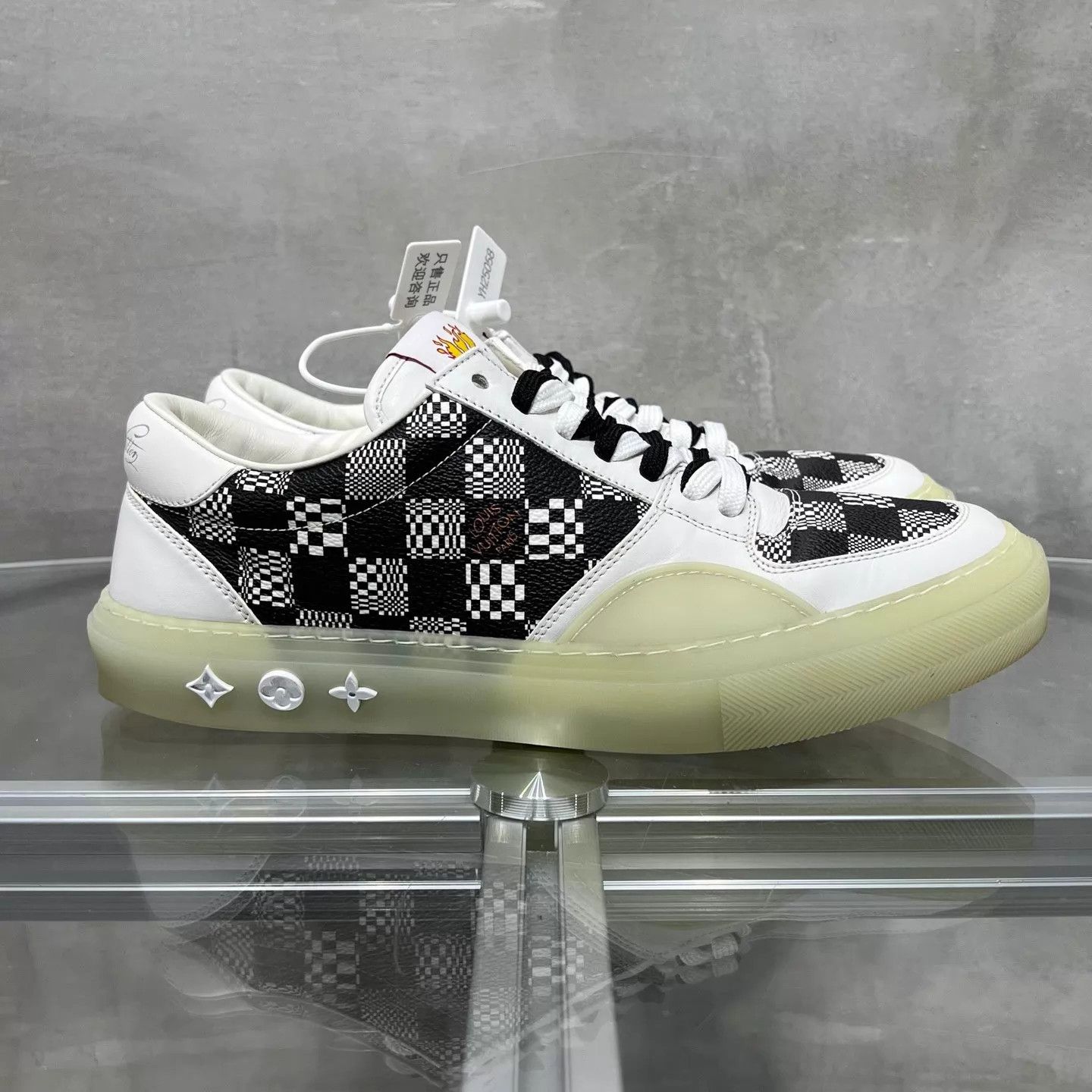 Louis Vuitton LV Damier Black & White UK7 Sneaker Size US 8 / EU 41 - 4 Thumbnail