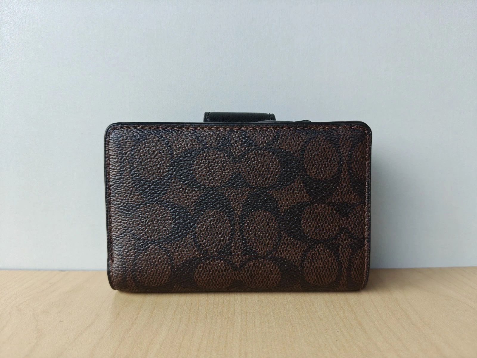 Coach Coach Medium Corner Zip Wallet In Signature T/1012 Size ONE SIZE - 4 Thumbnail