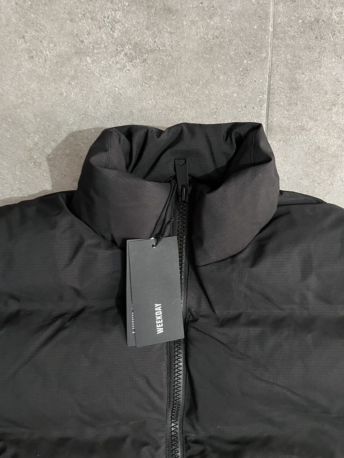 Weekday Weekday Cole Puffer Jacket - black (S) Size US S / EU 44-46 / 1 - 2 Thumbnail