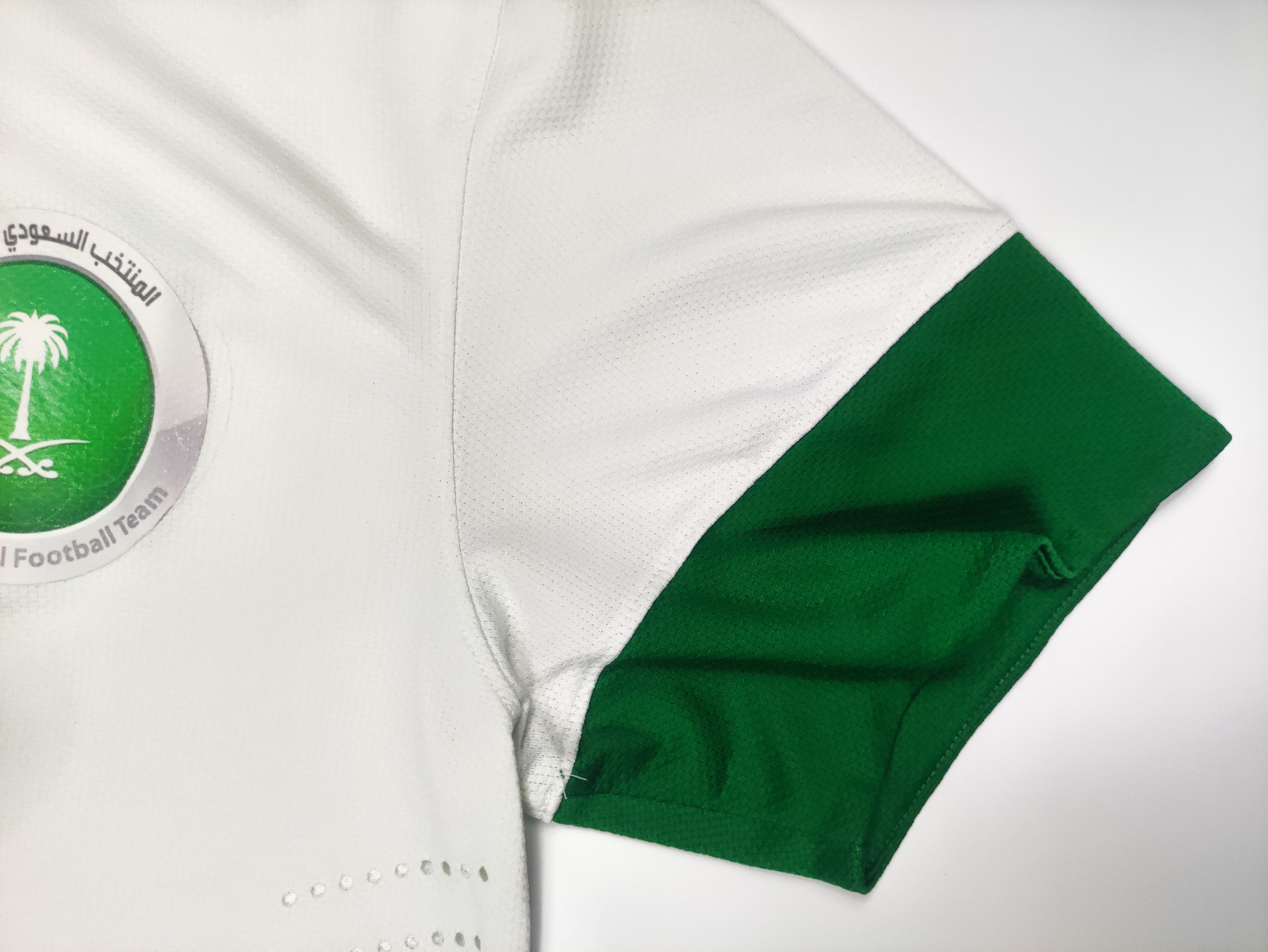 Nike Saudi Arabia 2013 Nike Home Shirt Kit Jersey Riyadh Jeddah Size US S / EU 44-46 / 1 - 6 Thumbnail