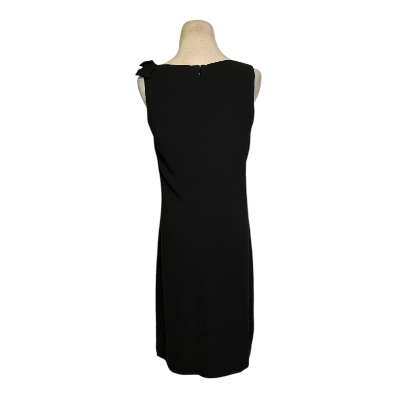 Trina Turk TRINA TURK black crepe shoulder bow sleeveless dress size 2 Size XS / US 0-2 / IT 36-38 - 8 Thumbnail