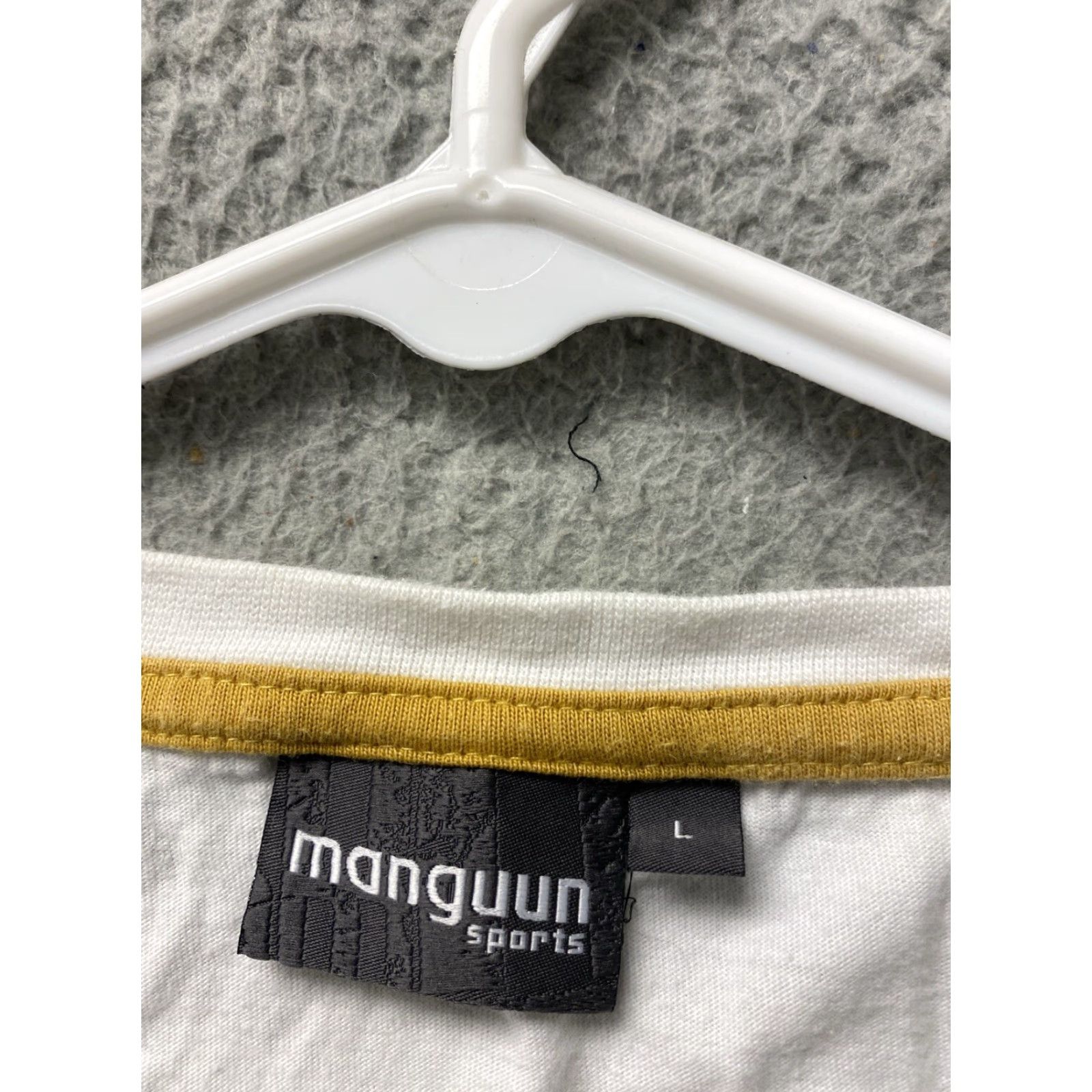 Vintage MANGUUN Graphic Shirt Mens Large Slim White Crew Neck Cotton Blend Short Sleeve Logo Front 2020s Mens Size US L / EU 52-54 / 3 - 3 Thumbnail