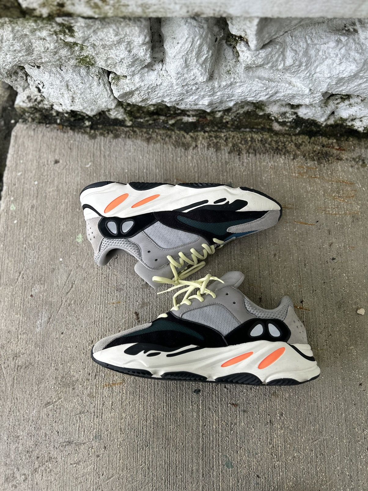 Grailed yeezy 700 outlet