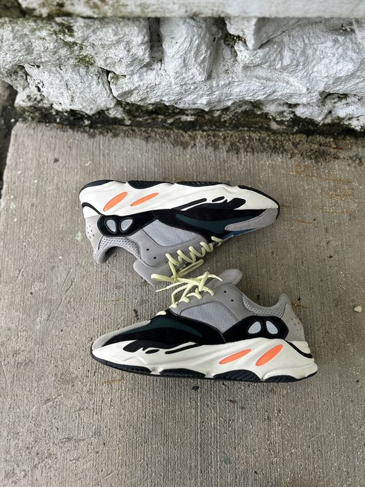 Yeezy wave runner hot sale size 11