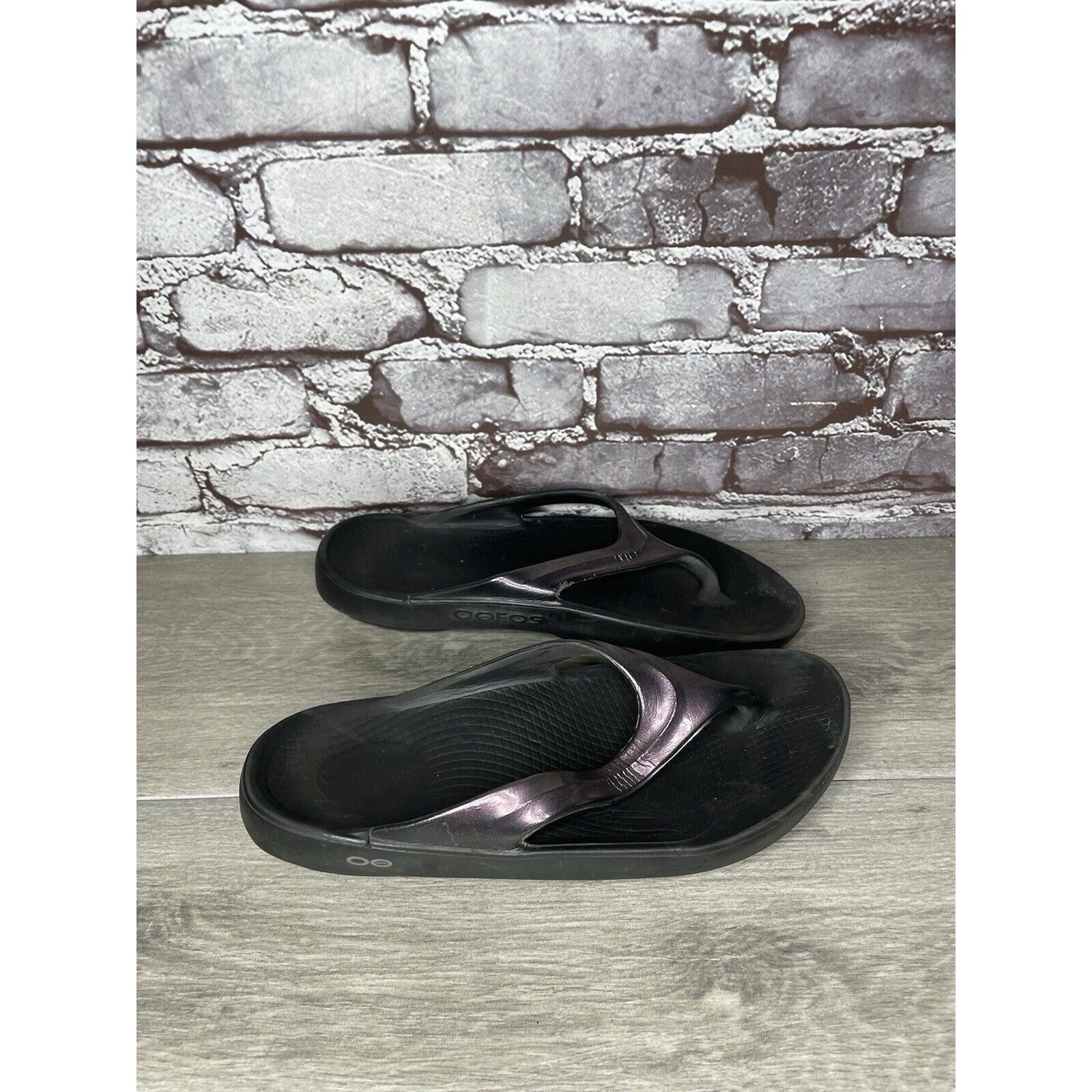 Other Oofos Oolala Cabernet Metallic Purple Recovery Thong Sandals Size US 9 / IT 39 - 12 Thumbnail