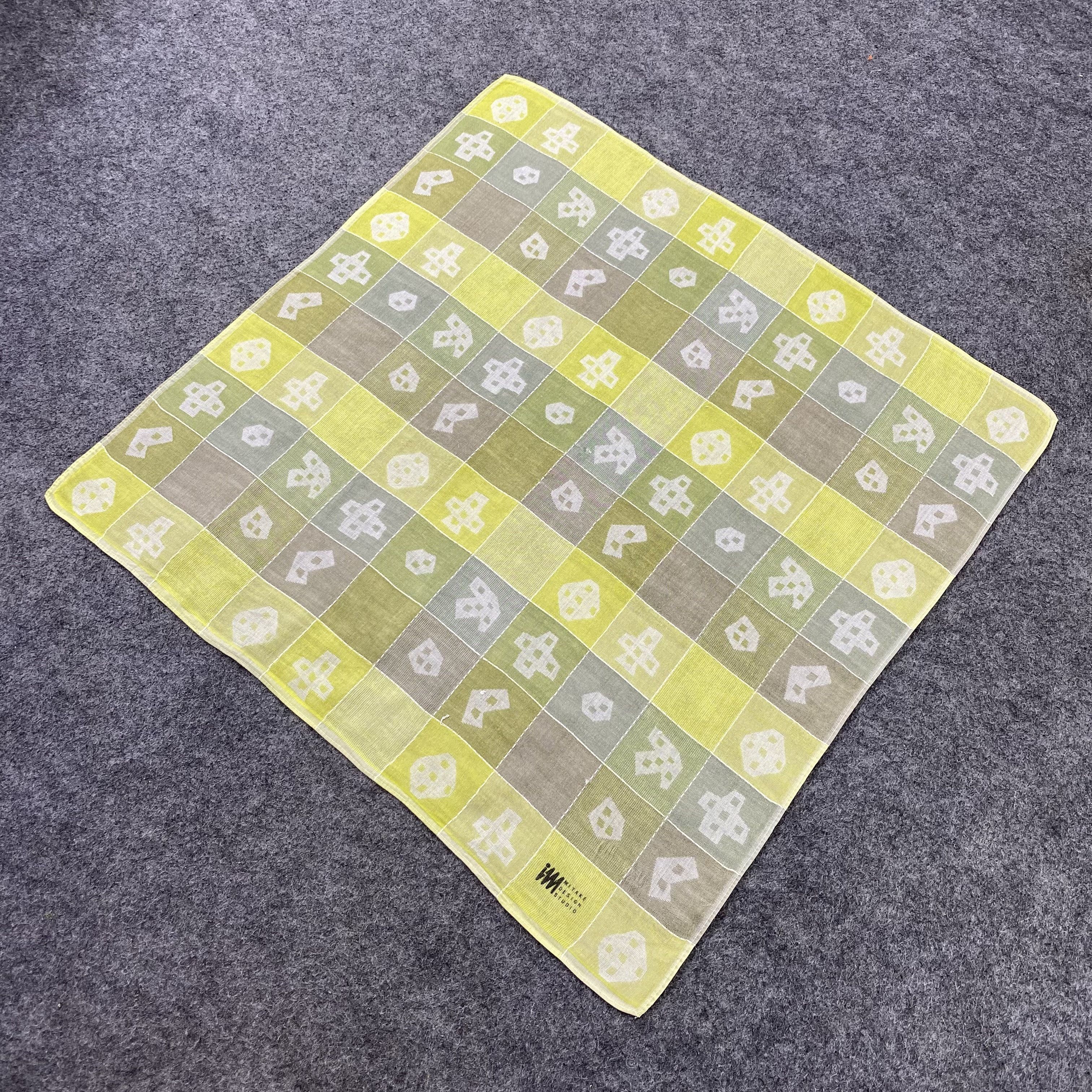 Issey Miyake × Japanese Brand Issey Miyake Handkerchief / Bandana / Neckerchief-B1311 Size ONE SIZE - 4 Thumbnail