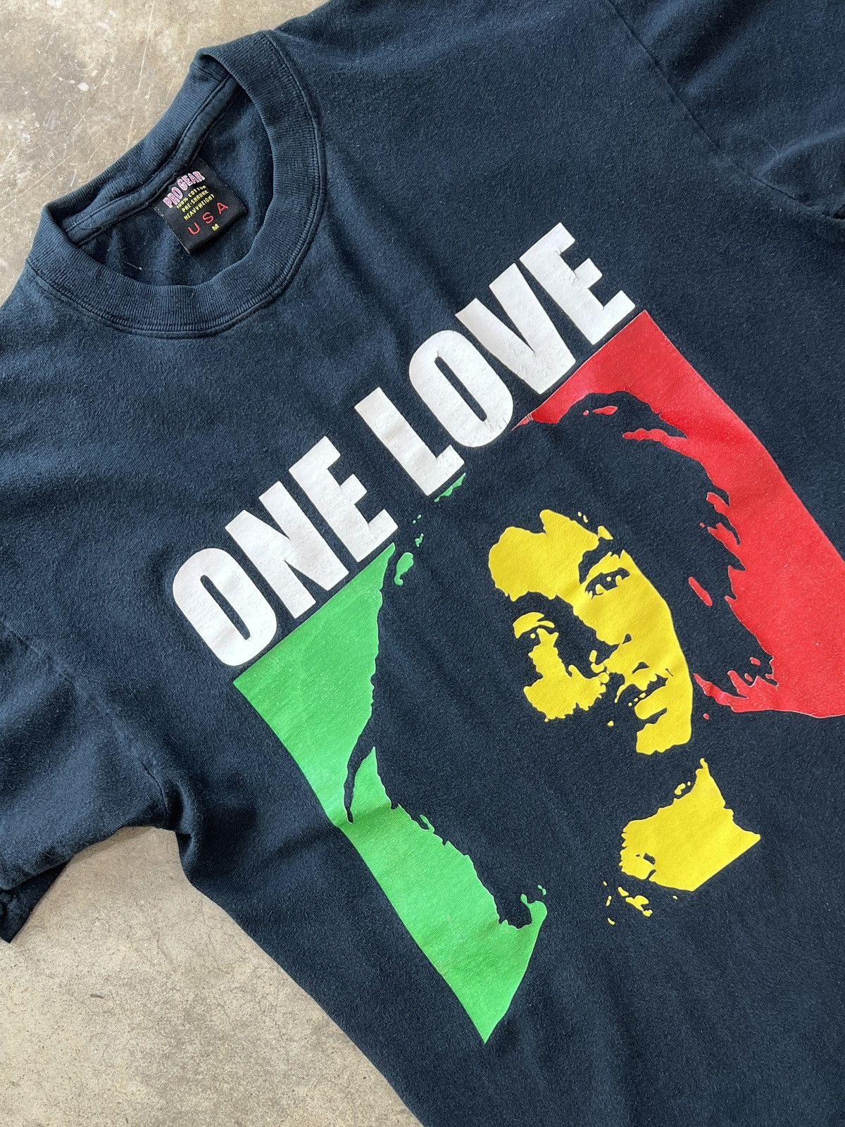 Band Tees × Vintage Vintage Bob Marley Pro Gear One Love Bob Marley Tee Medium Size US M / EU 48-50 / 2 - 1 Thumbnail