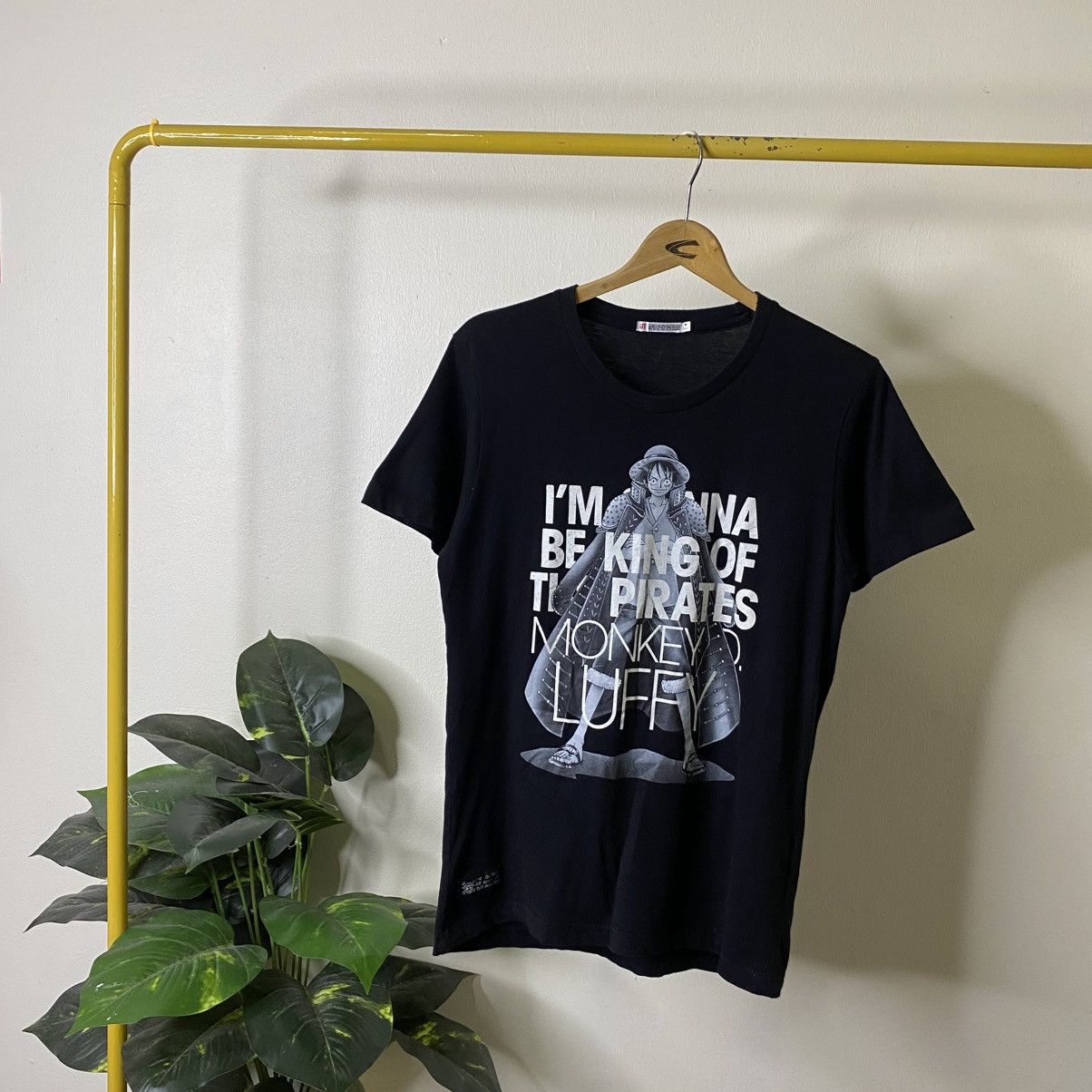 One Piece Uniqlo x Anime Manga Series One Piece Monkey D Luffy T Shirt Size US M / EU 48-50 / 2 - 1 Thumbnail