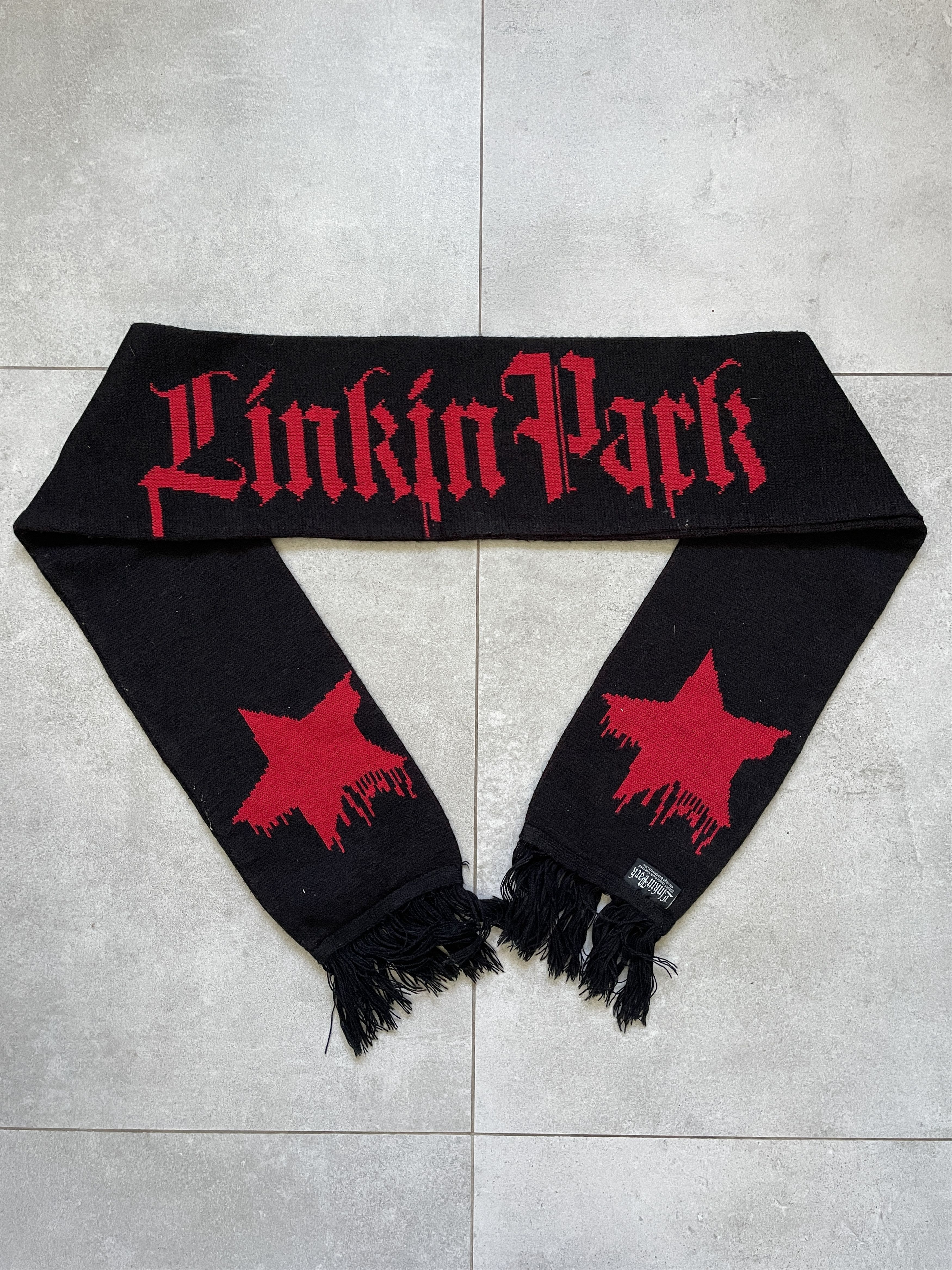 Band Tees Y2K BLACK RED LINKIN PARK 2005 MERCHANDISING SCARF Size ONE SIZE - 2 Thumbnail