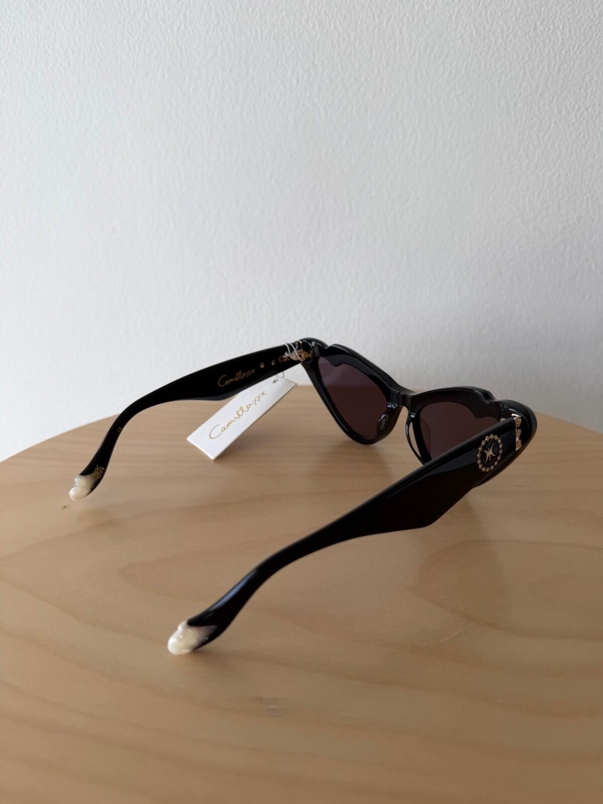 Cadillac New Camilla womens sunglasses flutterby cat eye black Size ONE SIZE - 7 Thumbnail