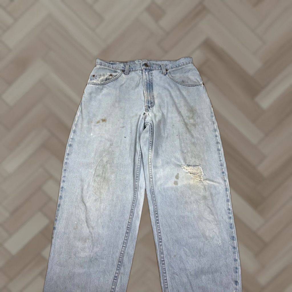 Levi's Mens Levi's 560 Jeans Denim Blue Light Wash Comfort 33x32 Regular Inseam 32 Distress 4698 Size US 33 - 1 Thumbnail