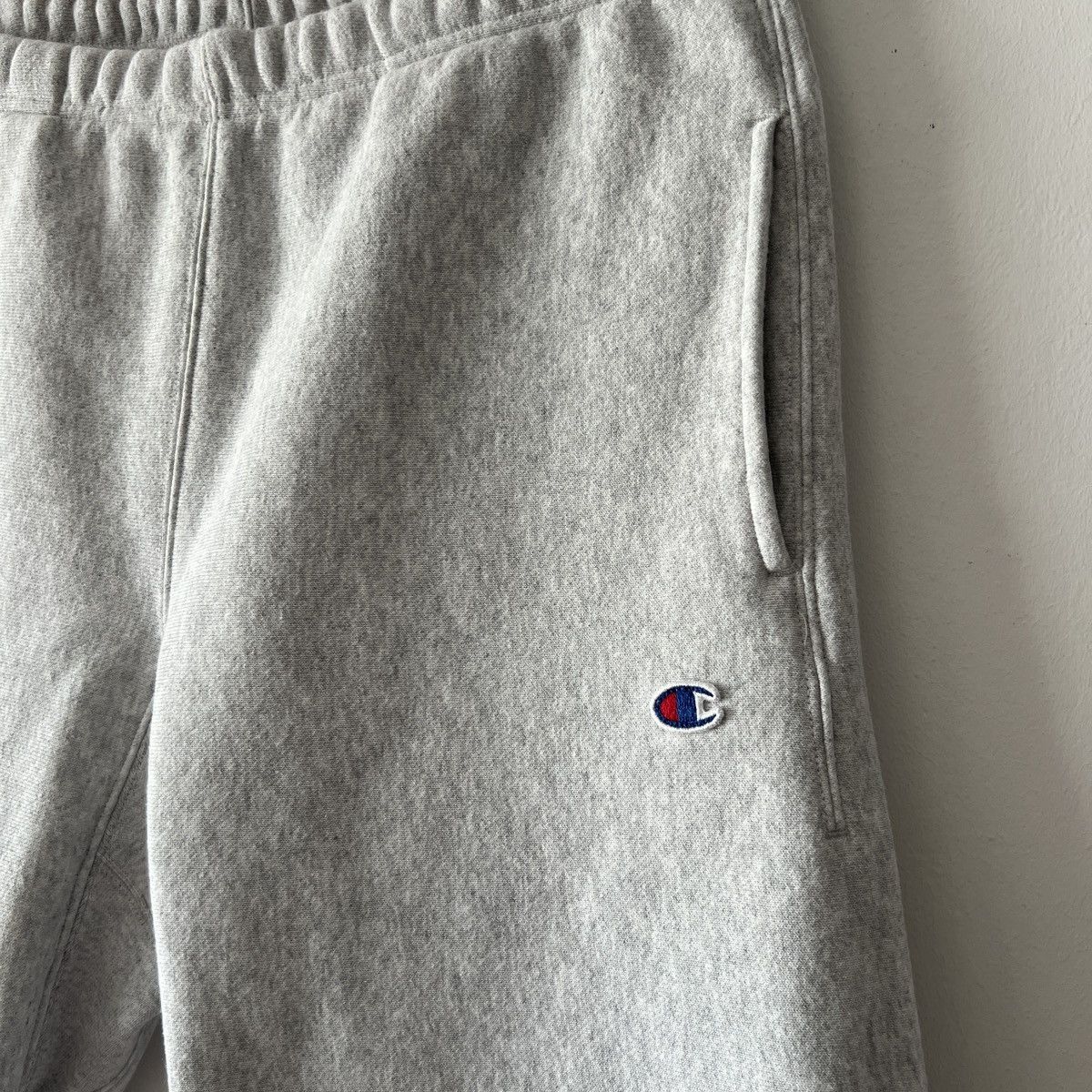 Champion 🔥 Champion Reverse Weave Grey Shorts Size US 32 / EU 48 - 3 Thumbnail