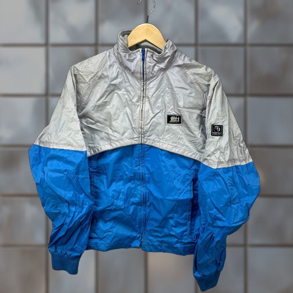 Vintage Vintage 90s Goretex Windbreaker Jacket Small Blue Running User: Vintage 90s Goretex Windbreaker Jacket Small Blue Running Size US S / EU 44-46 / 1 - 1 Thumbnail