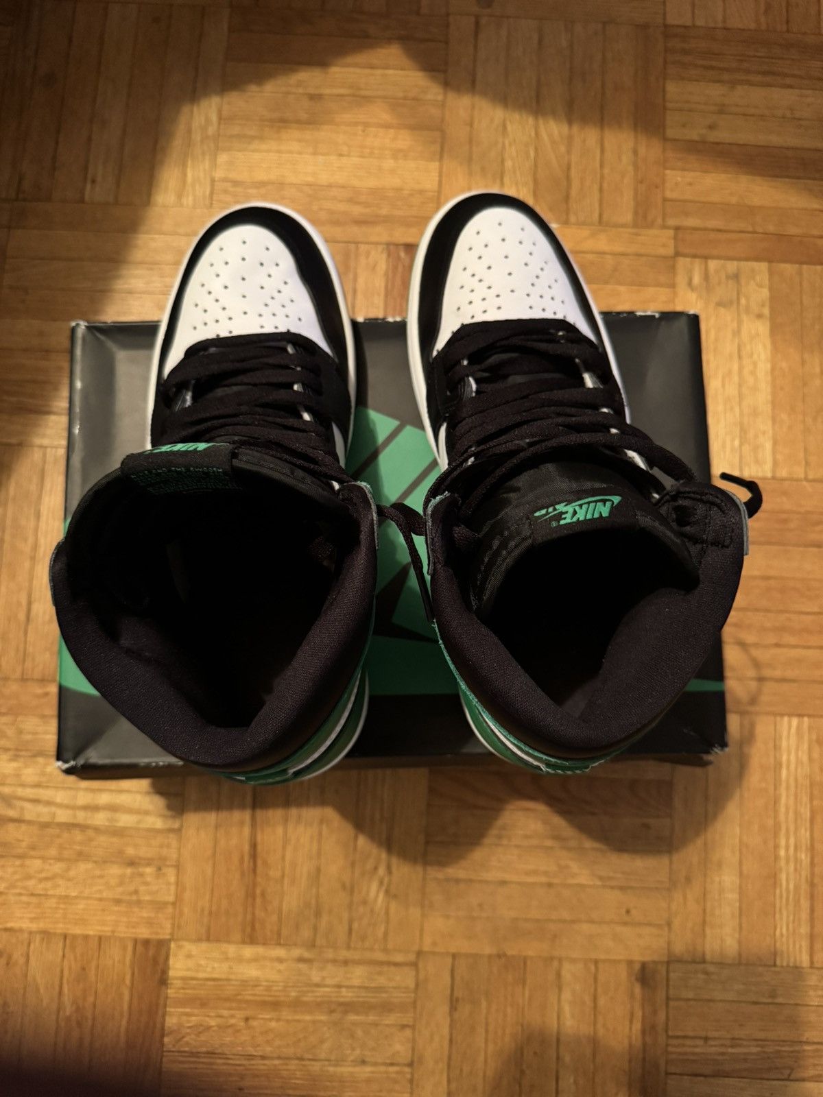 Jordan Brand Jordan 1 Pine Green 1.0 Size US 10 / EU 43 - 4 Thumbnail