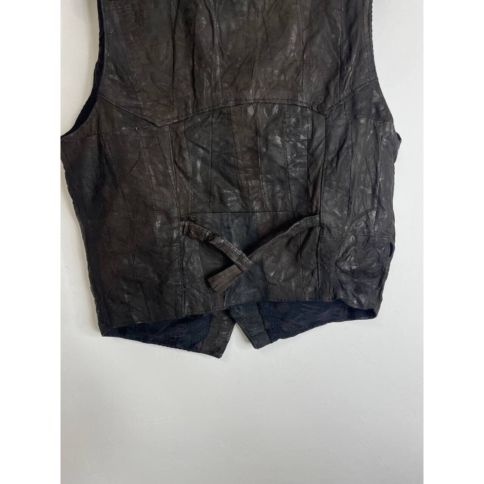 Vintage Vintage Patchwork Black Leather Vest Classic Western Size M Size US M / EU 48-50 / 2 - 5 Thumbnail