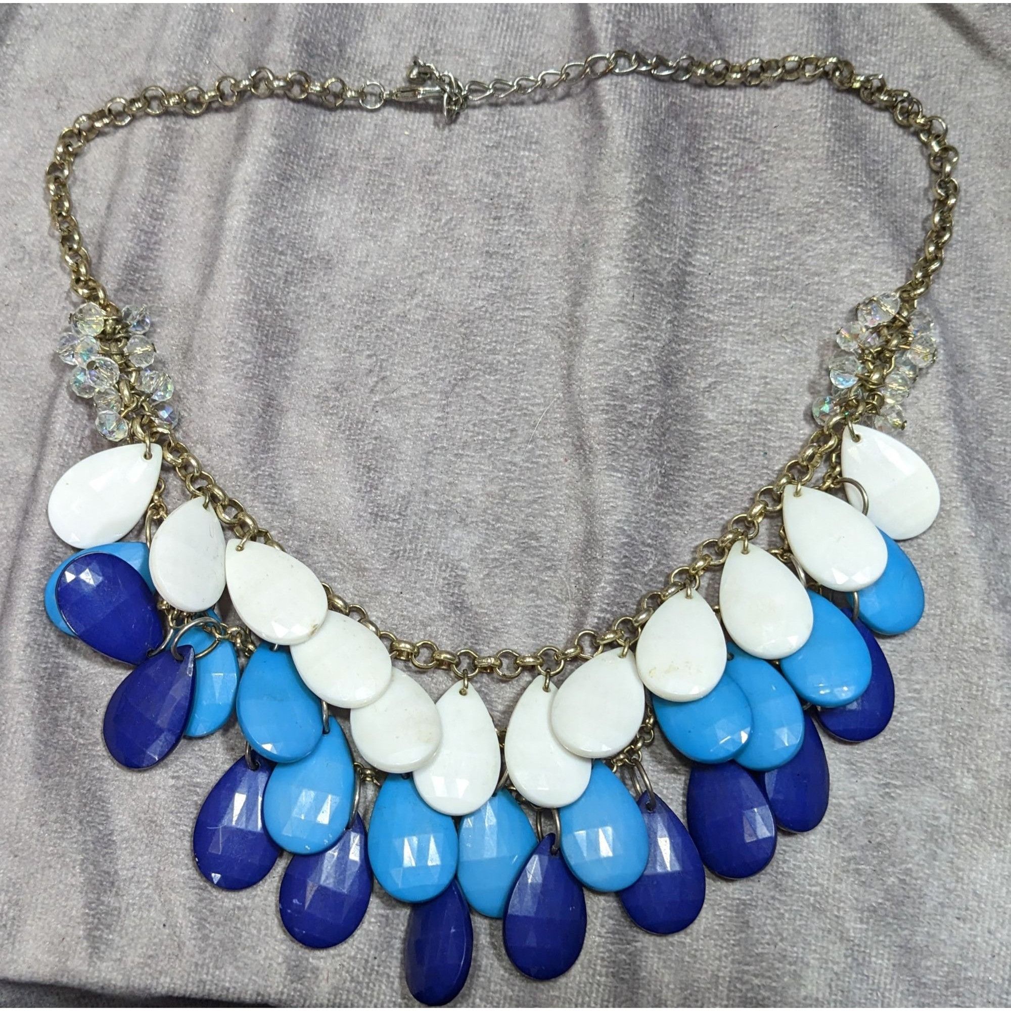 Other Layered Teardrop Statement Necklace In White Light Blue & Da Size ONE SIZE - 6 Thumbnail