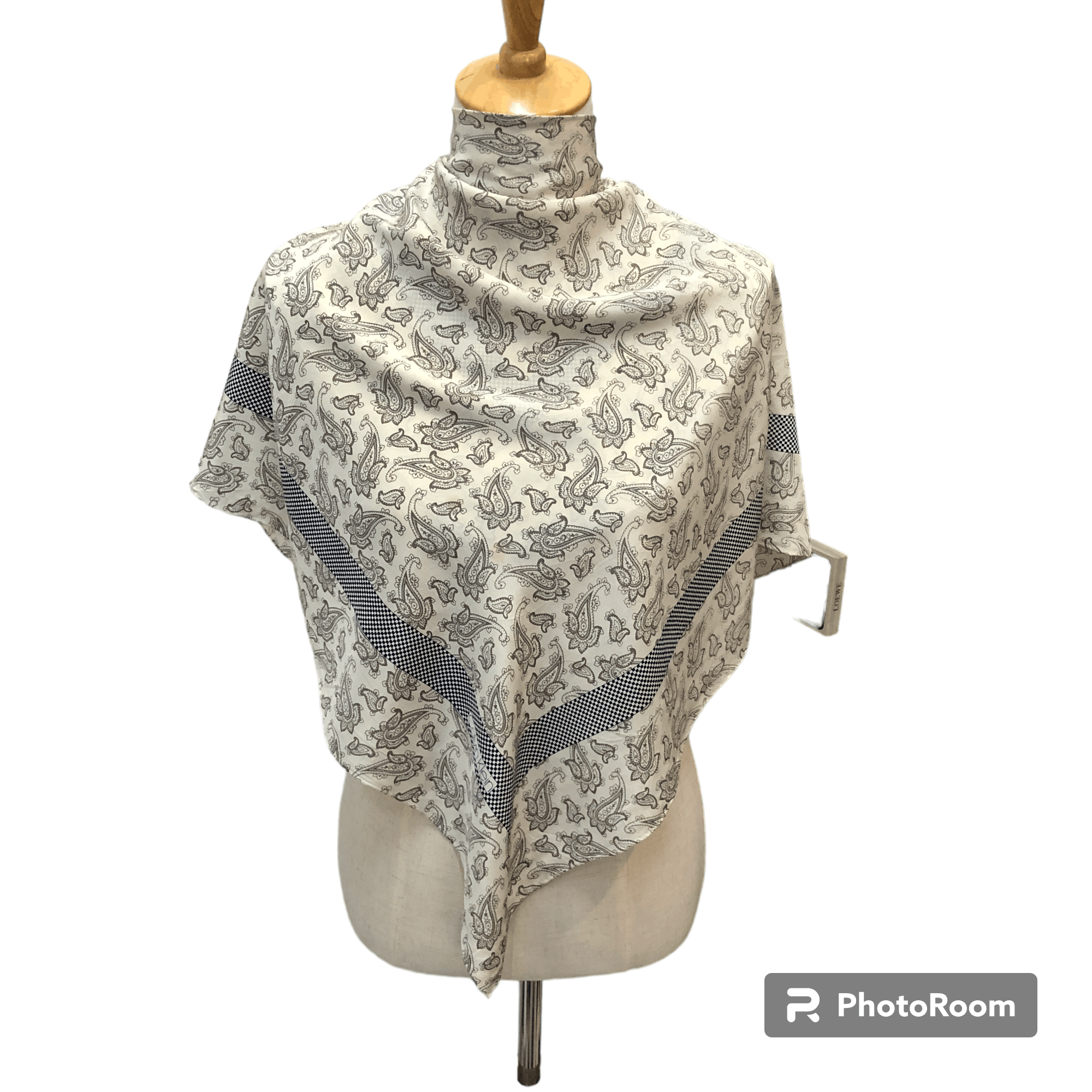 Calvin Klein Vintage Calvin Klein Paisley Silk Scarf M1232 Size ONE SIZE - 1 Thumbnail