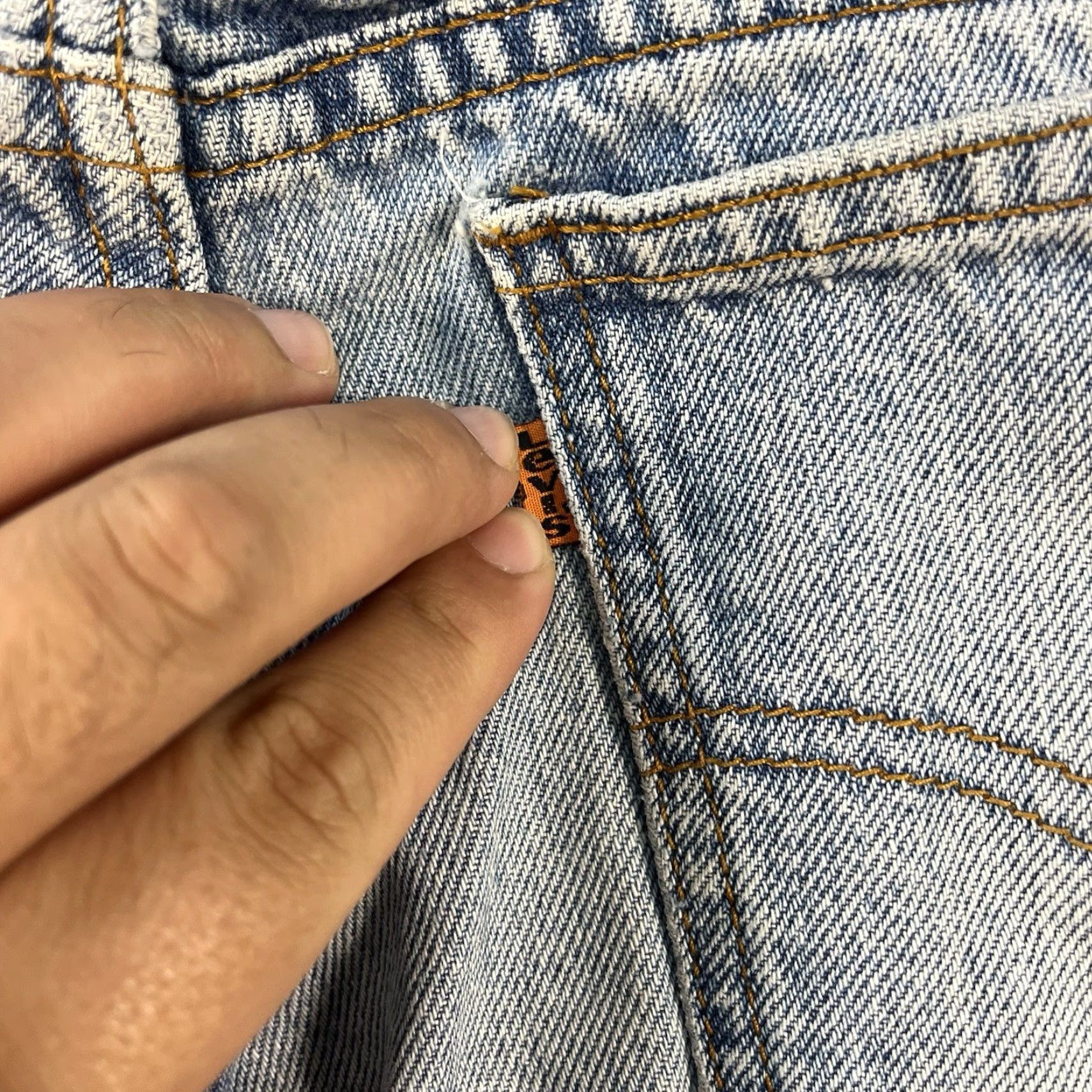 Levi's VINTAGE Levi's Jeans 505 Mens 33x28 Regular Denim Distressed 80s Orange Tab Made USA USA 5-Pocket Size US 33 - 4 Thumbnail