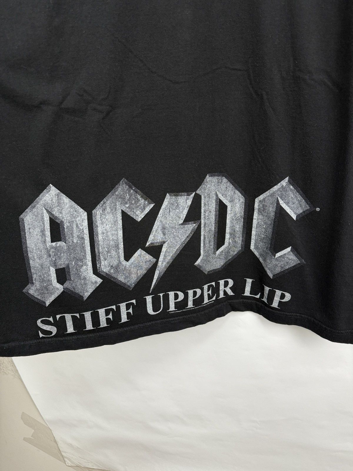 AC/DC 🇺🇸 Vintage 2010 AC/DC Stiff Upper Lip Angus Young T-Shirt Y2K Size US XXL / EU 58 / 5 - 7 Thumbnail